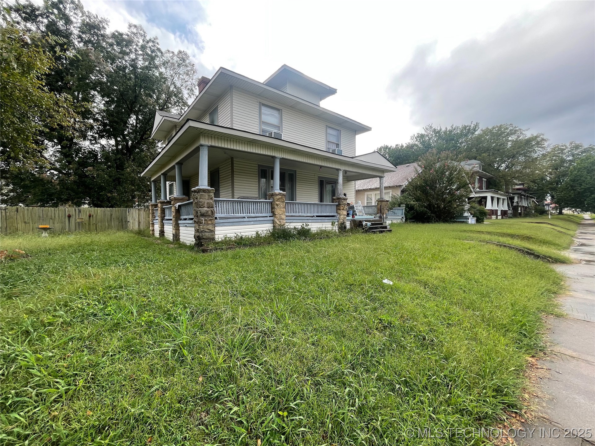 649 E Okmulgee Street Property Photo 2