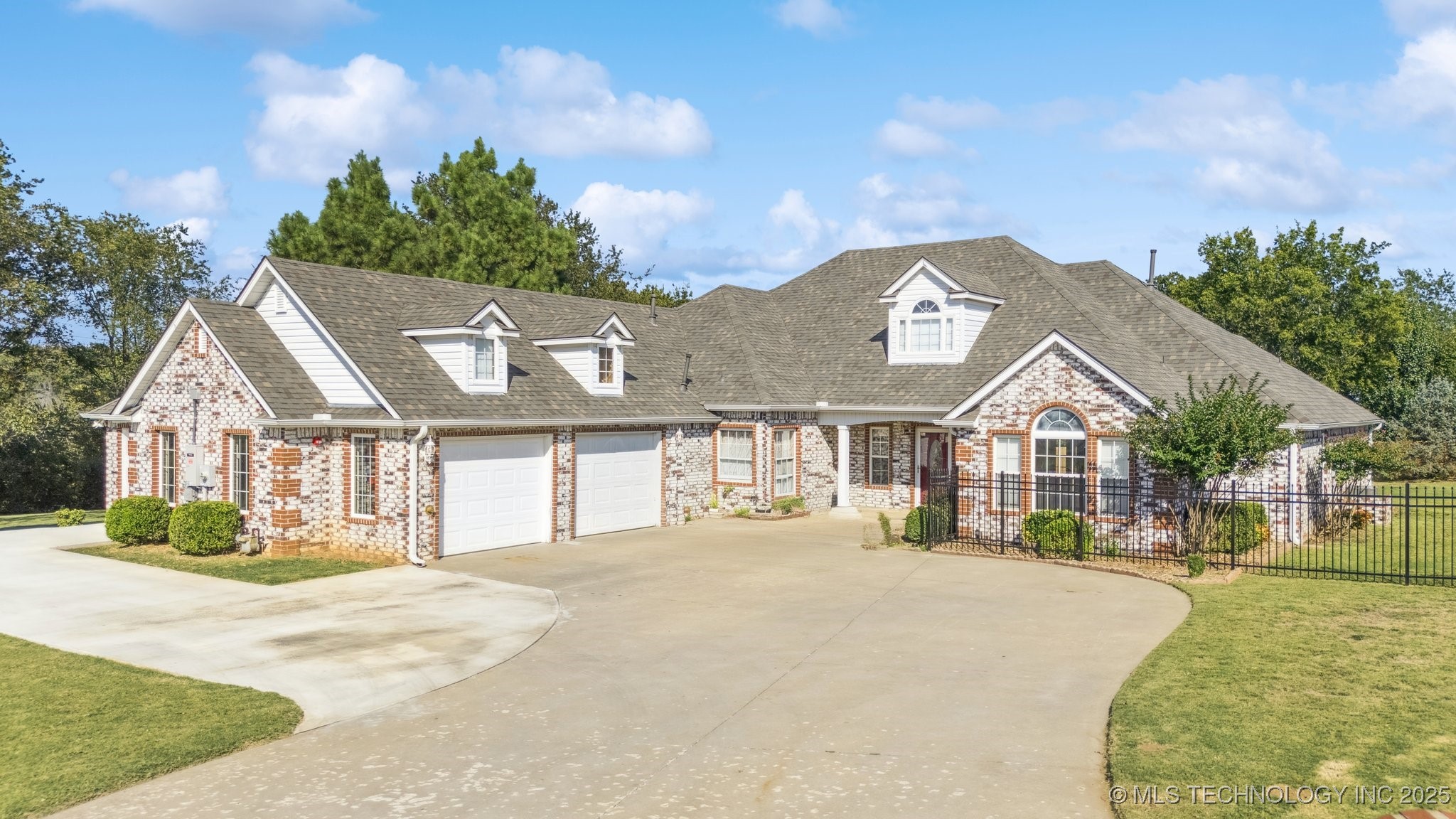 7101 S 282nd East Avenue Property Photo 1