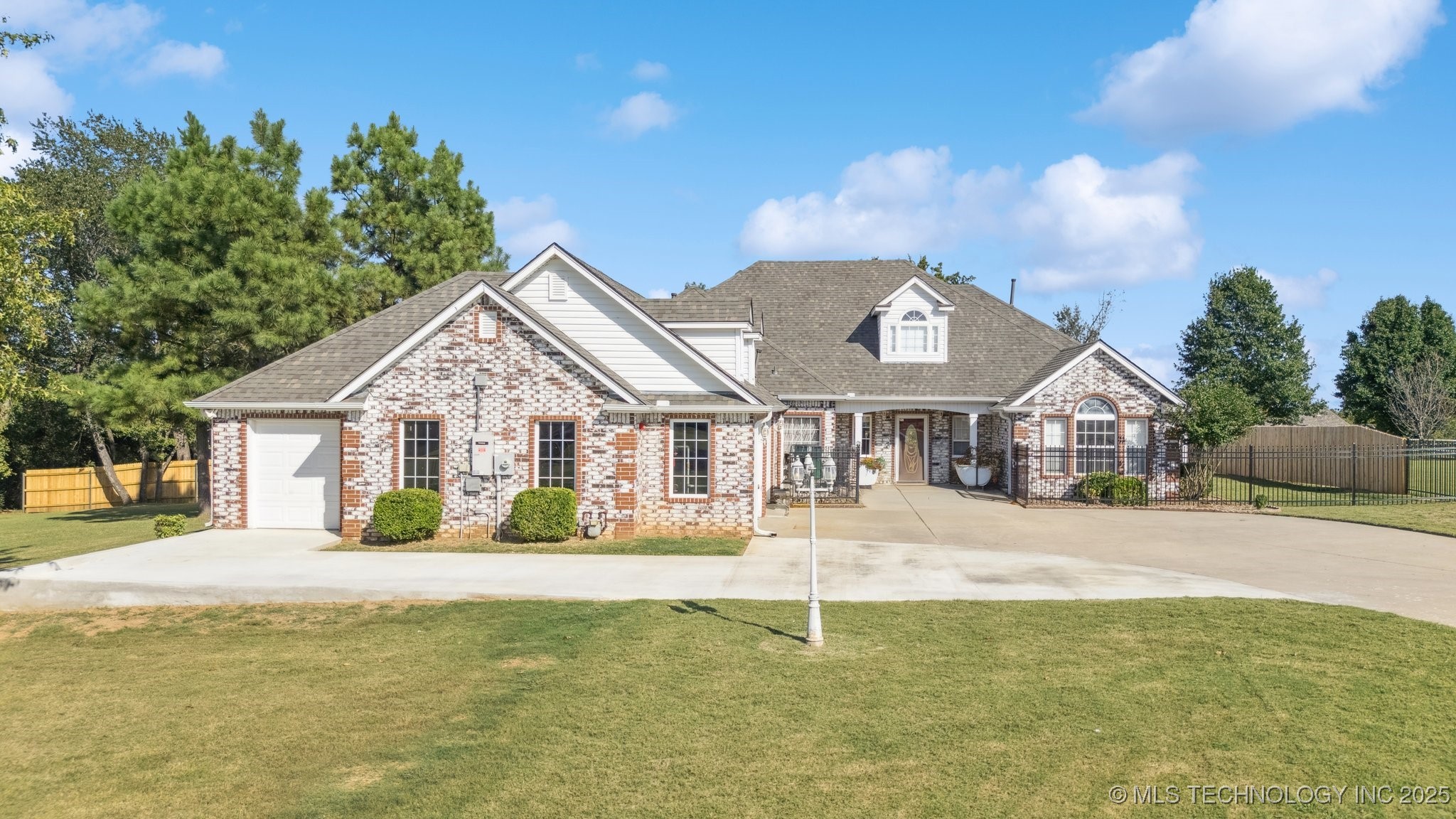 7101 S 282nd East Avenue Property Photo 2