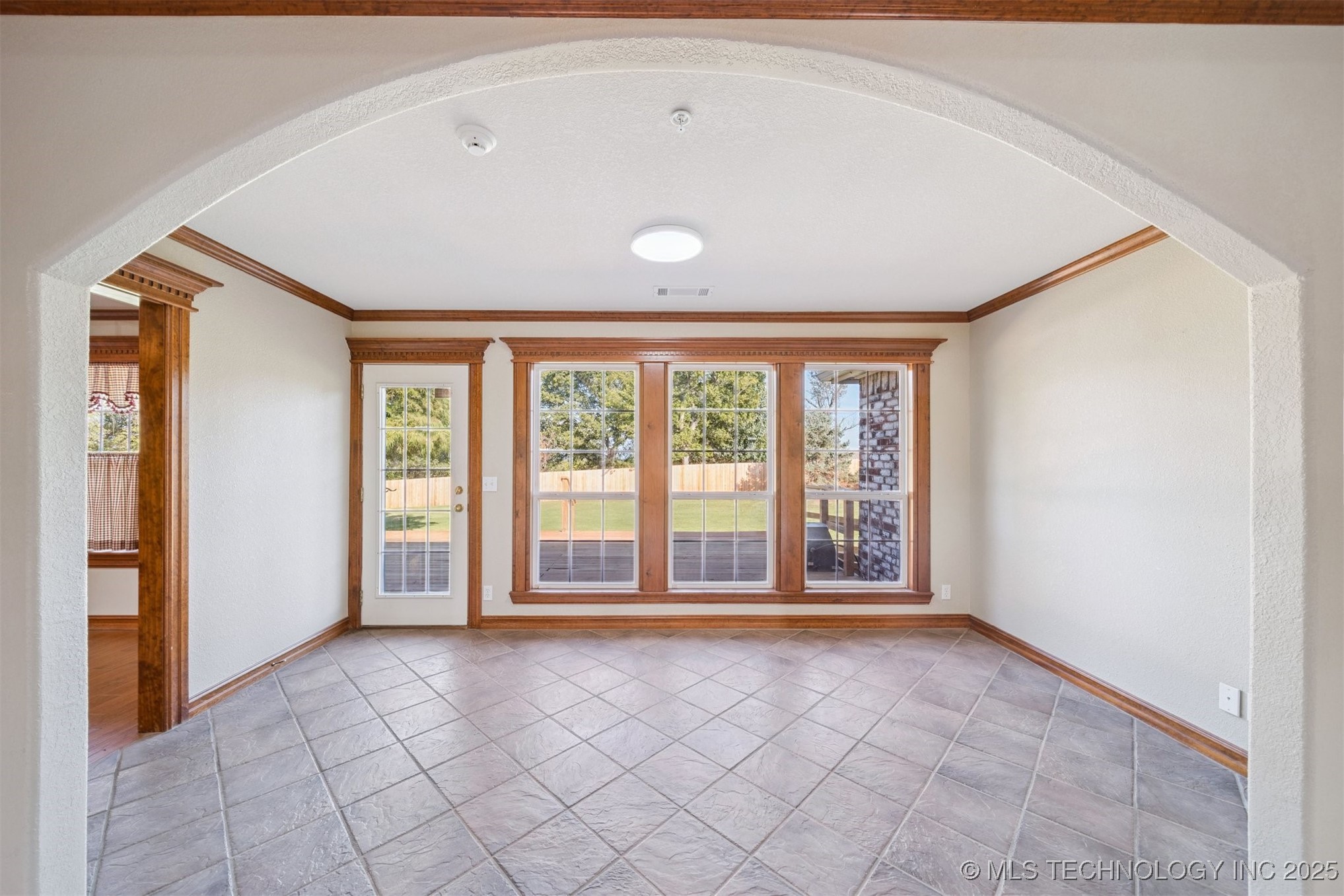 7101 S 282nd East Avenue Property Photo 9