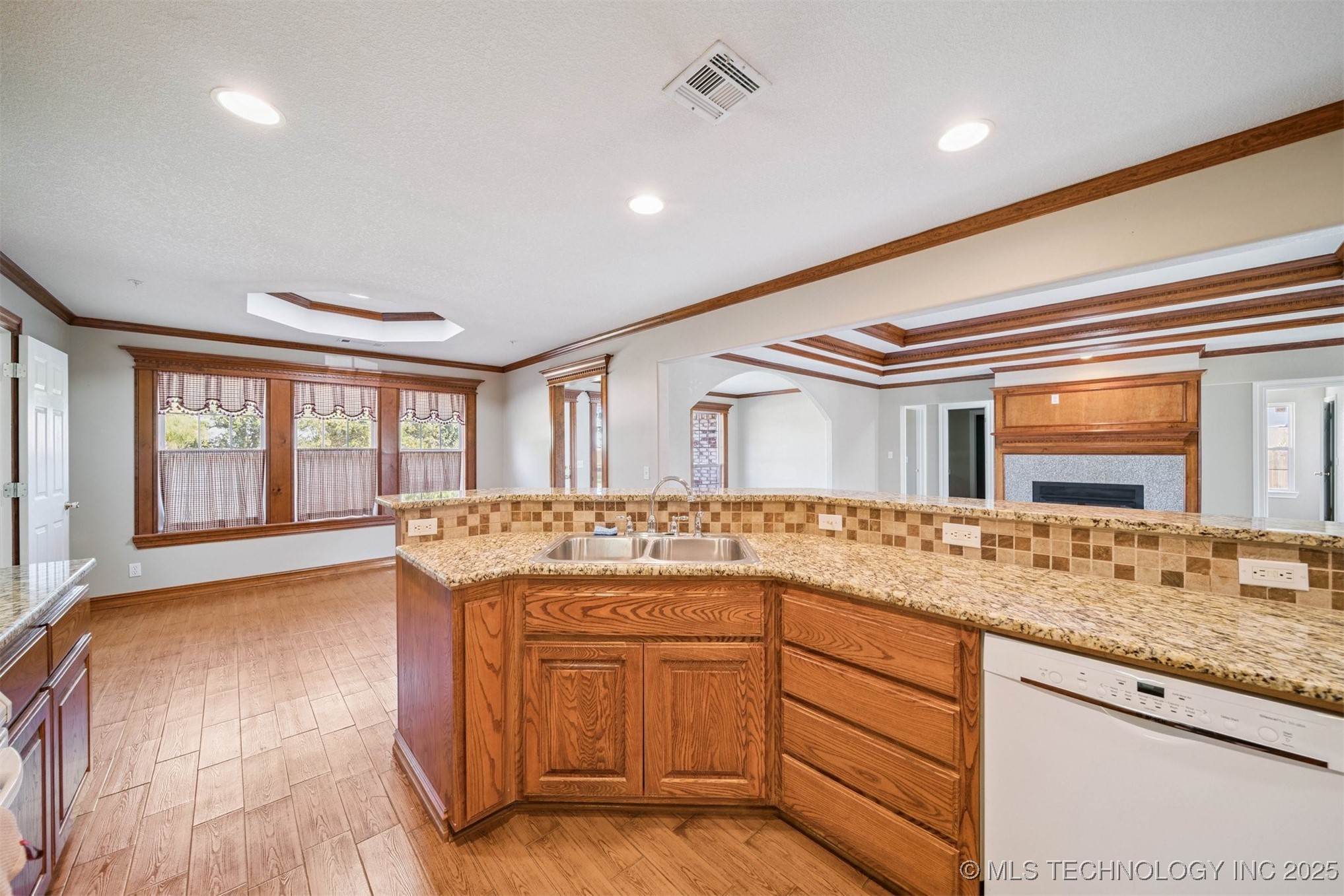 7101 S 282nd East Avenue Property Photo 11