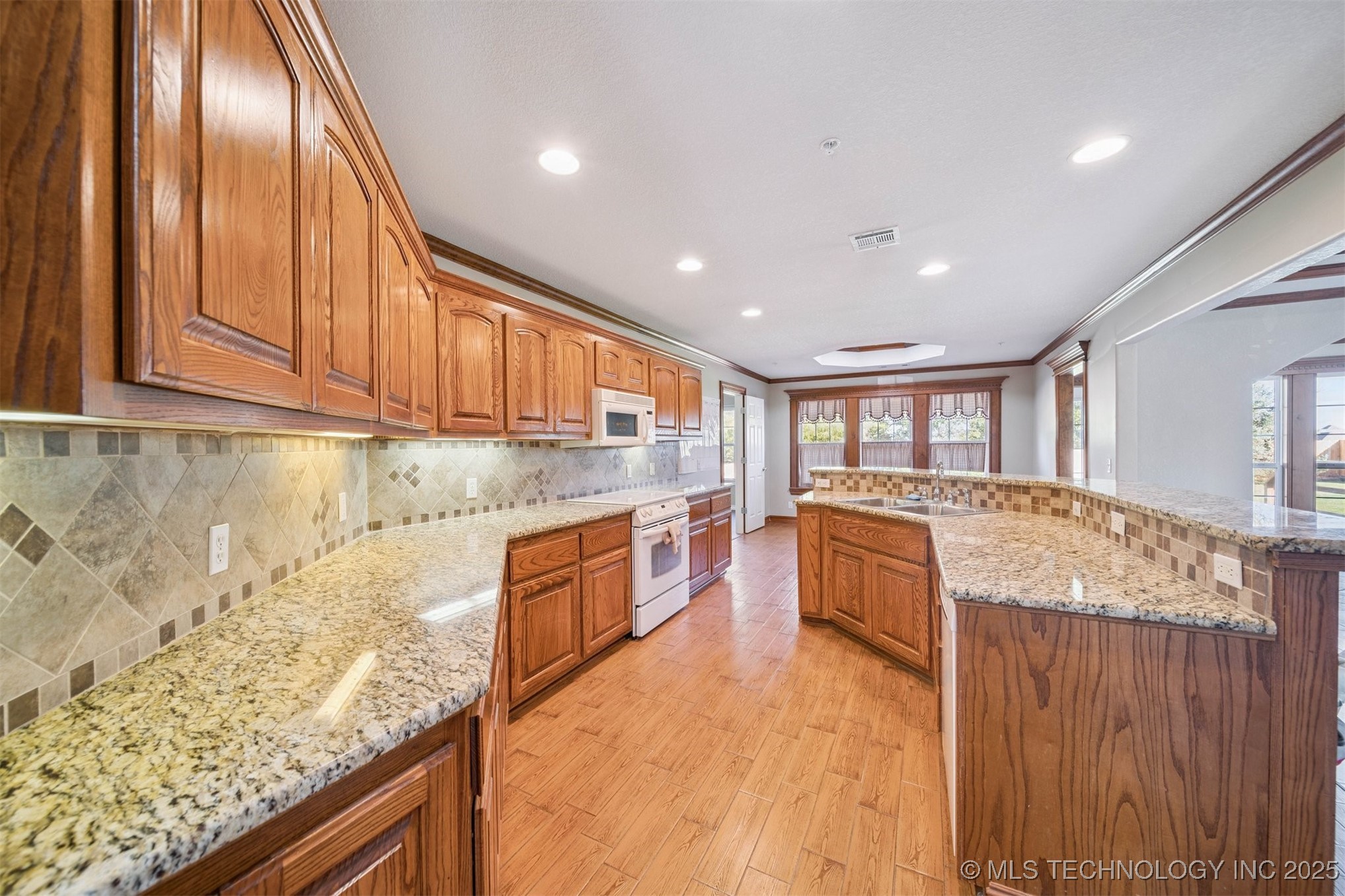 7101 S 282nd East Avenue Property Photo 14