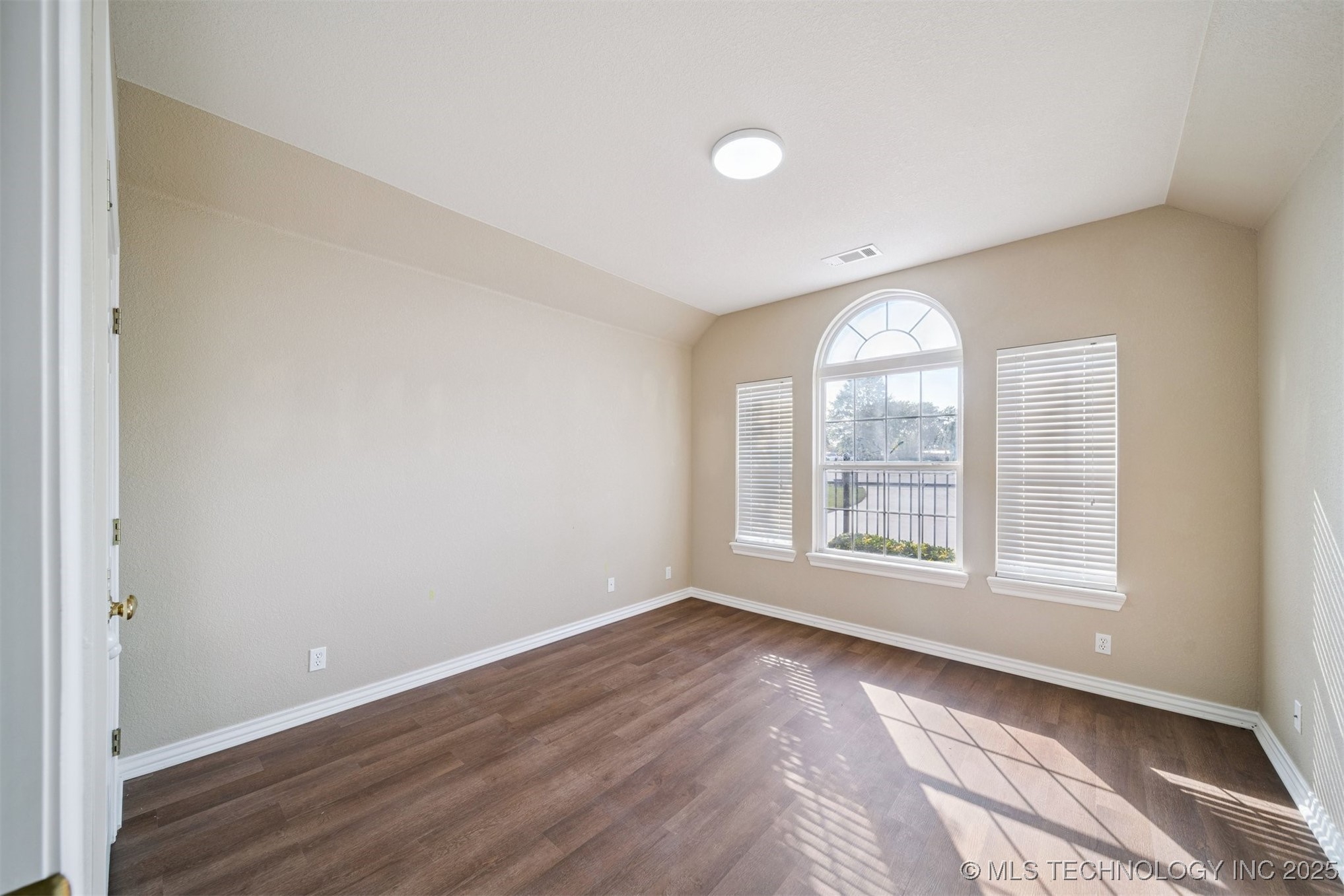 7101 S 282nd East Avenue Property Photo 17