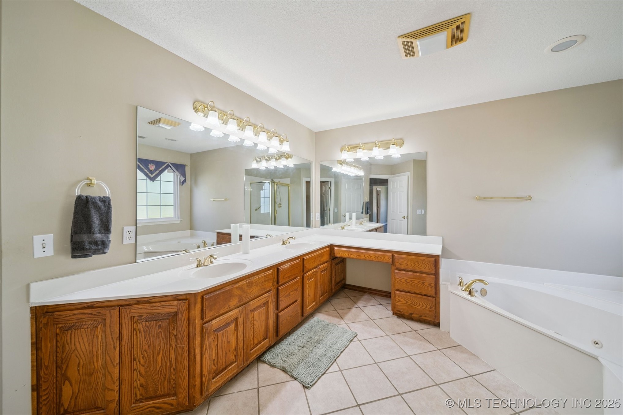 7101 S 282nd East Avenue Property Photo 27