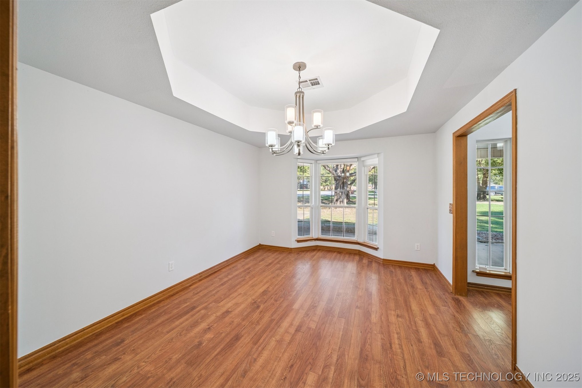 15818 E 77th Street N Property Photo 15