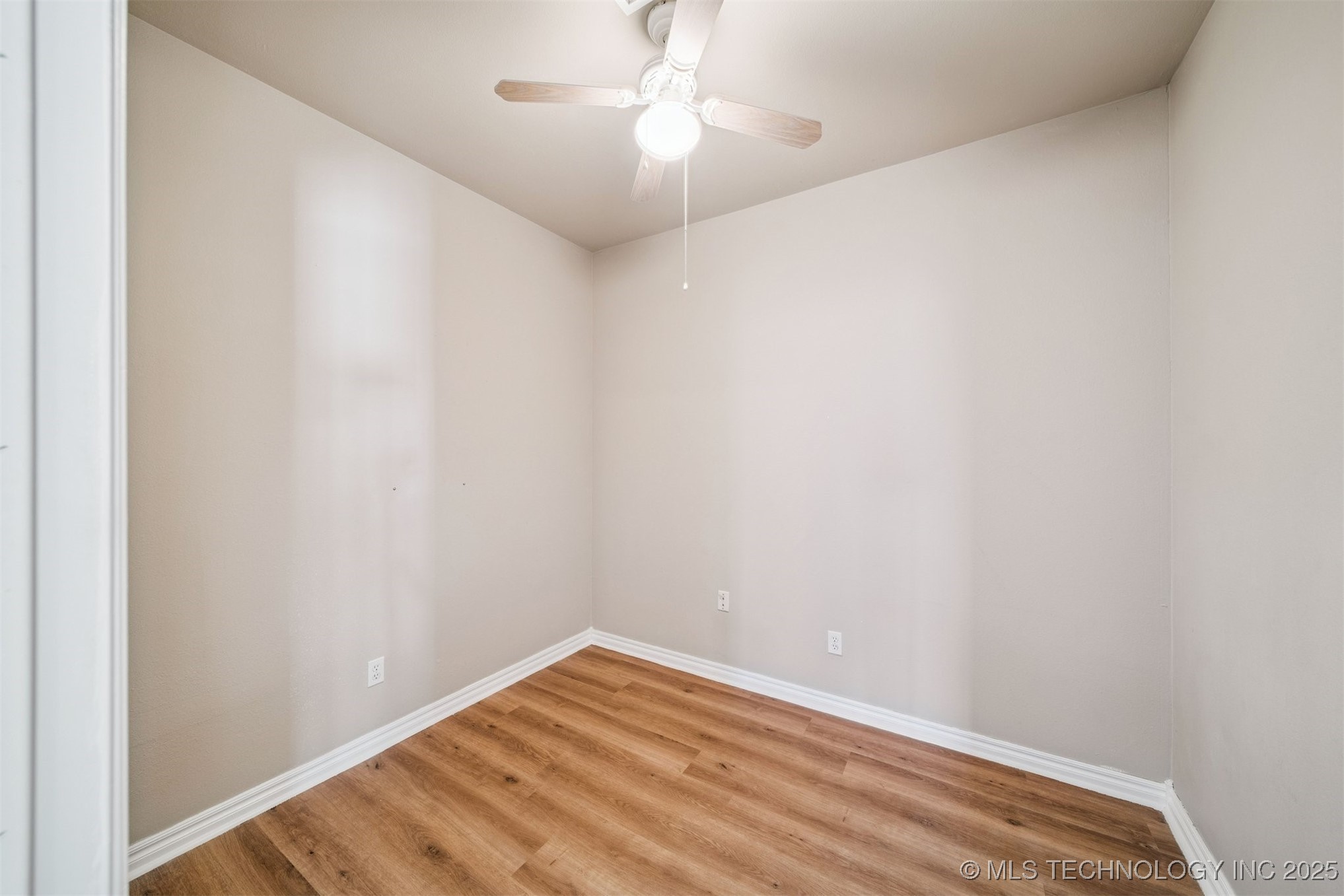 15818 E 77th Street N Property Photo 20