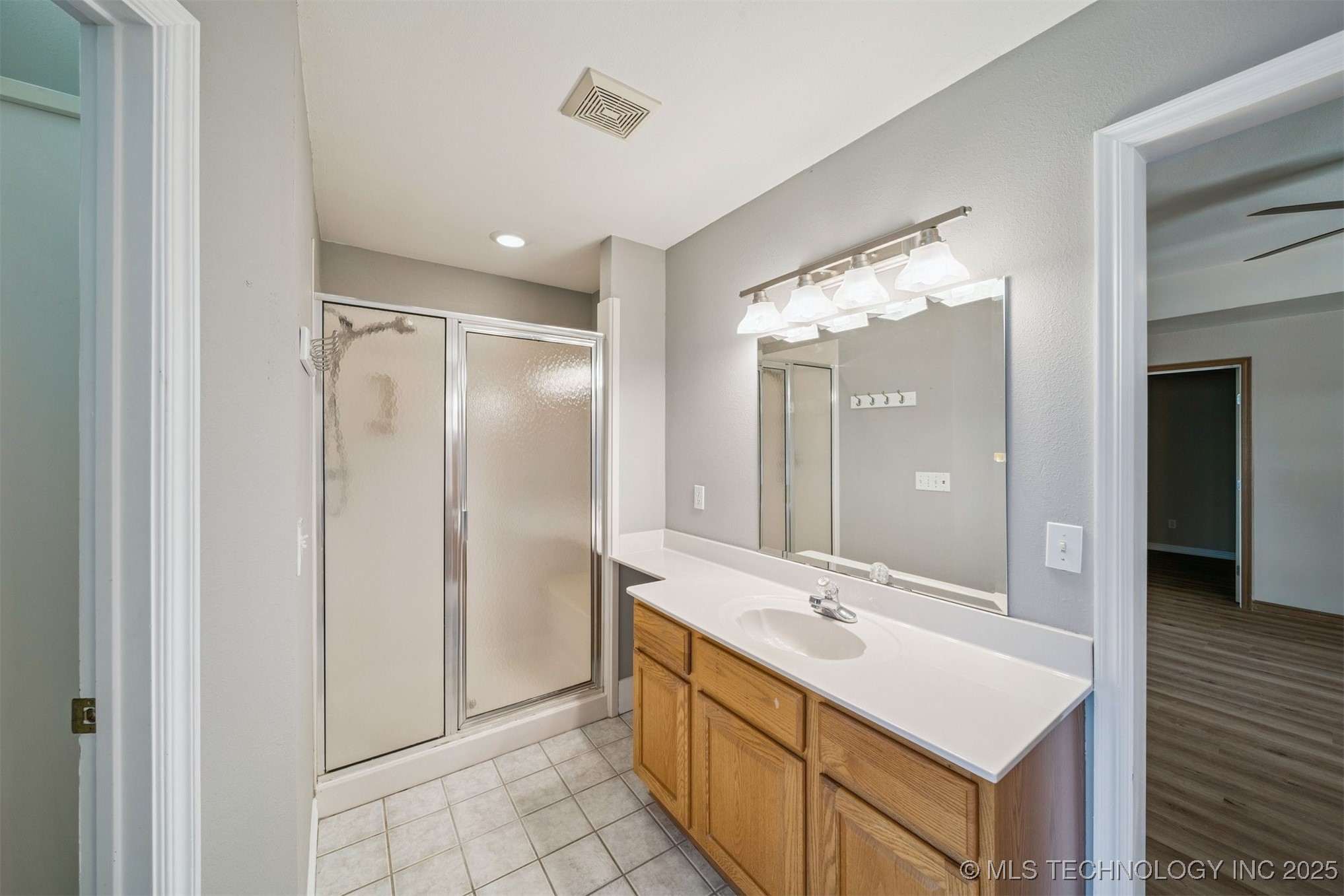 15818 E 77th Street N Property Photo 22