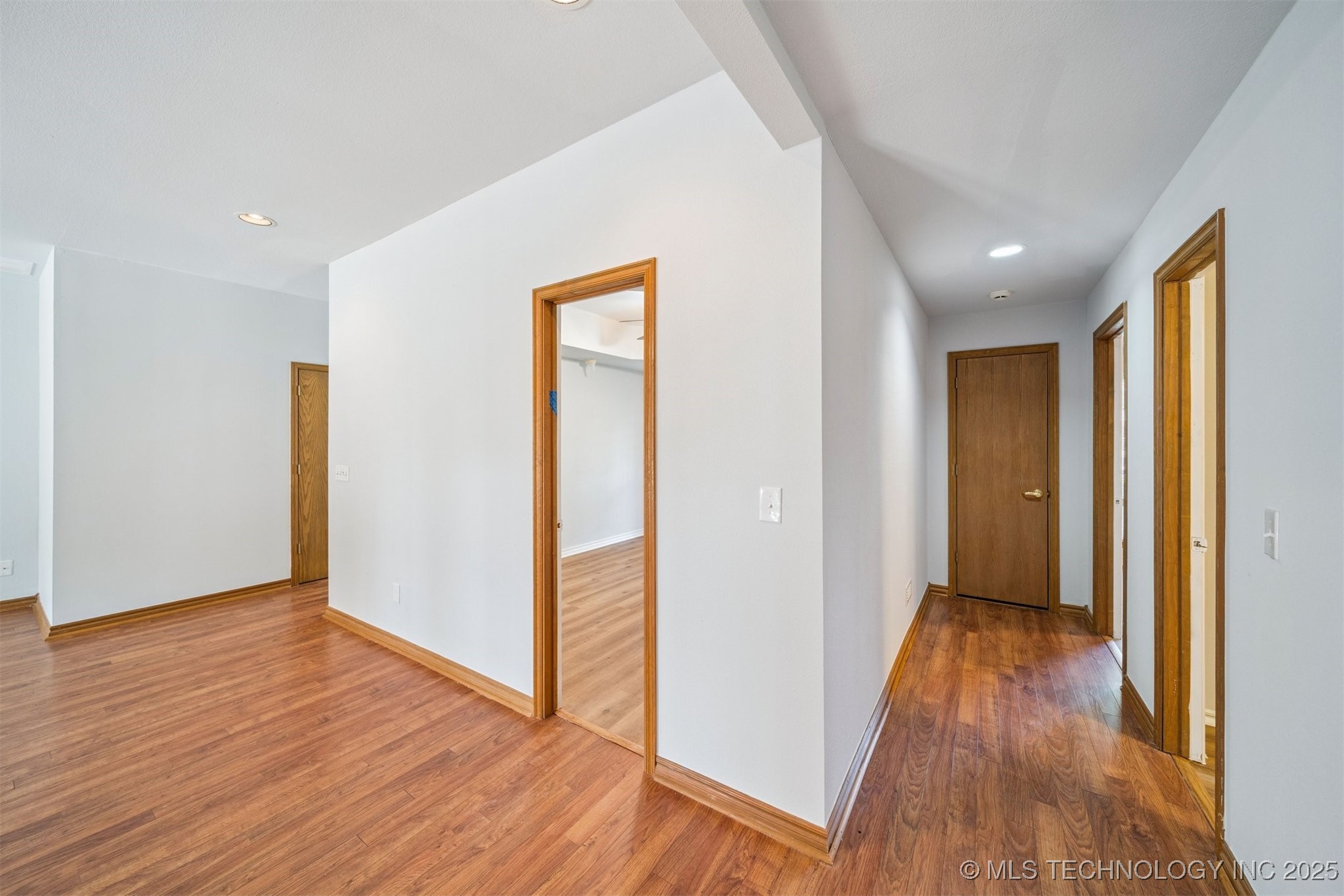 15818 E 77th Street N Property Photo 23