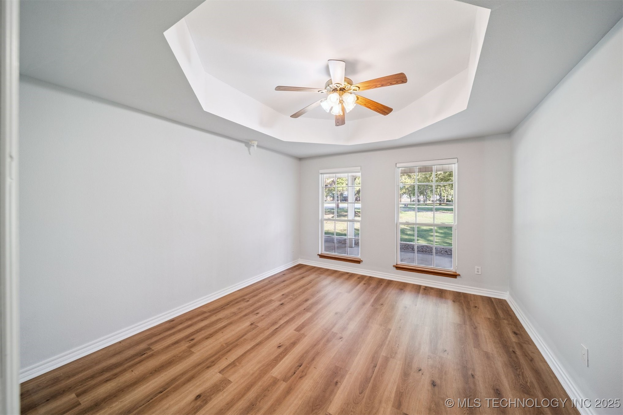 15818 E 77th Street N Property Photo 24