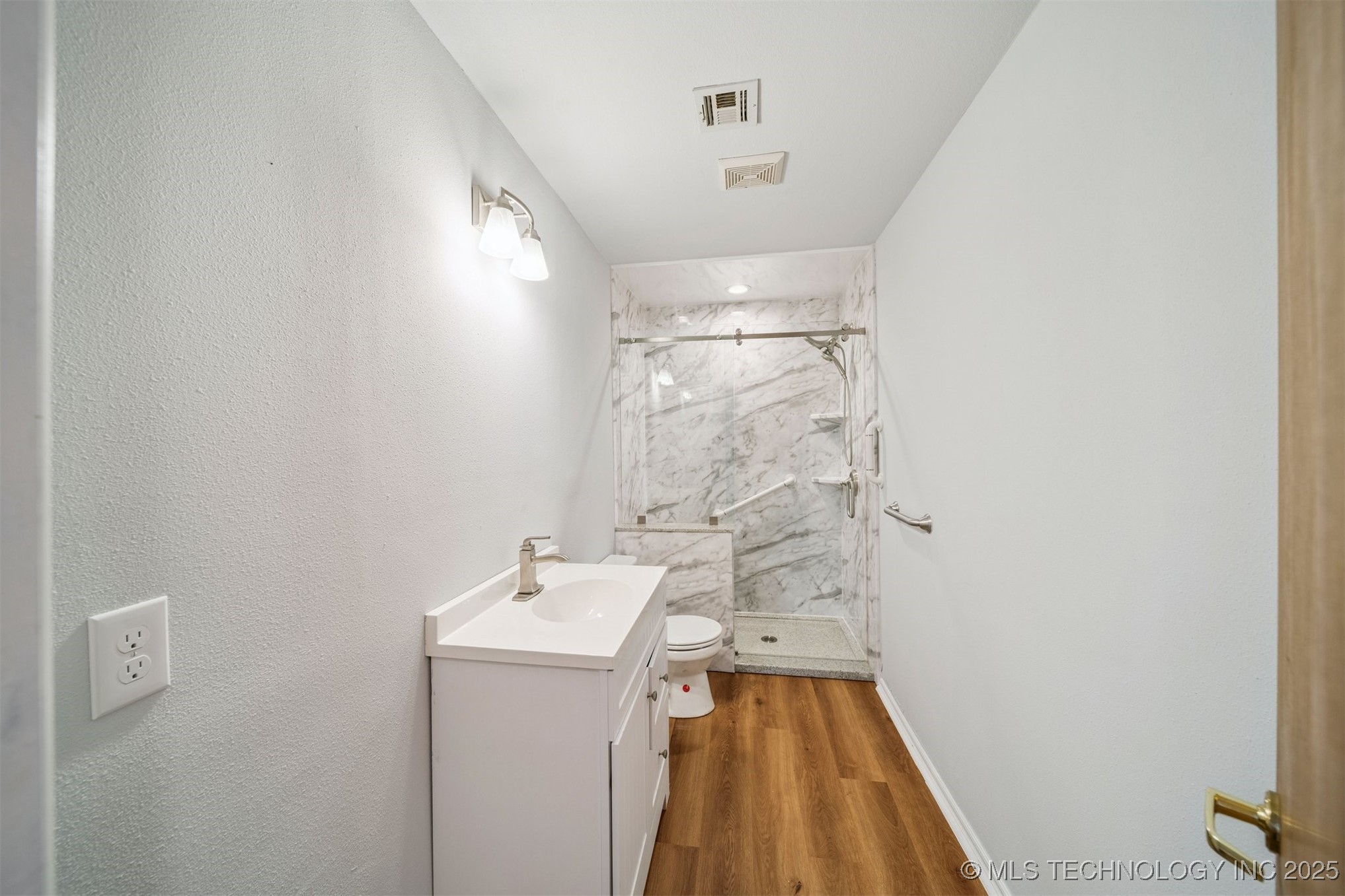 15818 E 77th Street N Property Photo 28