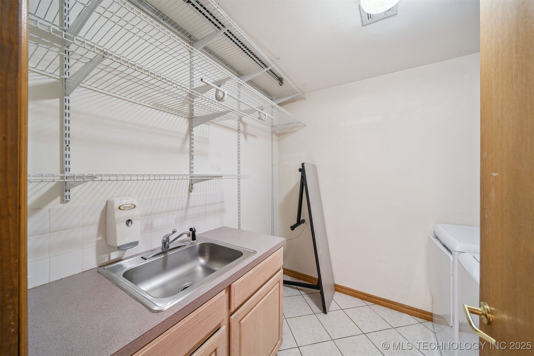 15818 E 77th Street N Property Photo 31