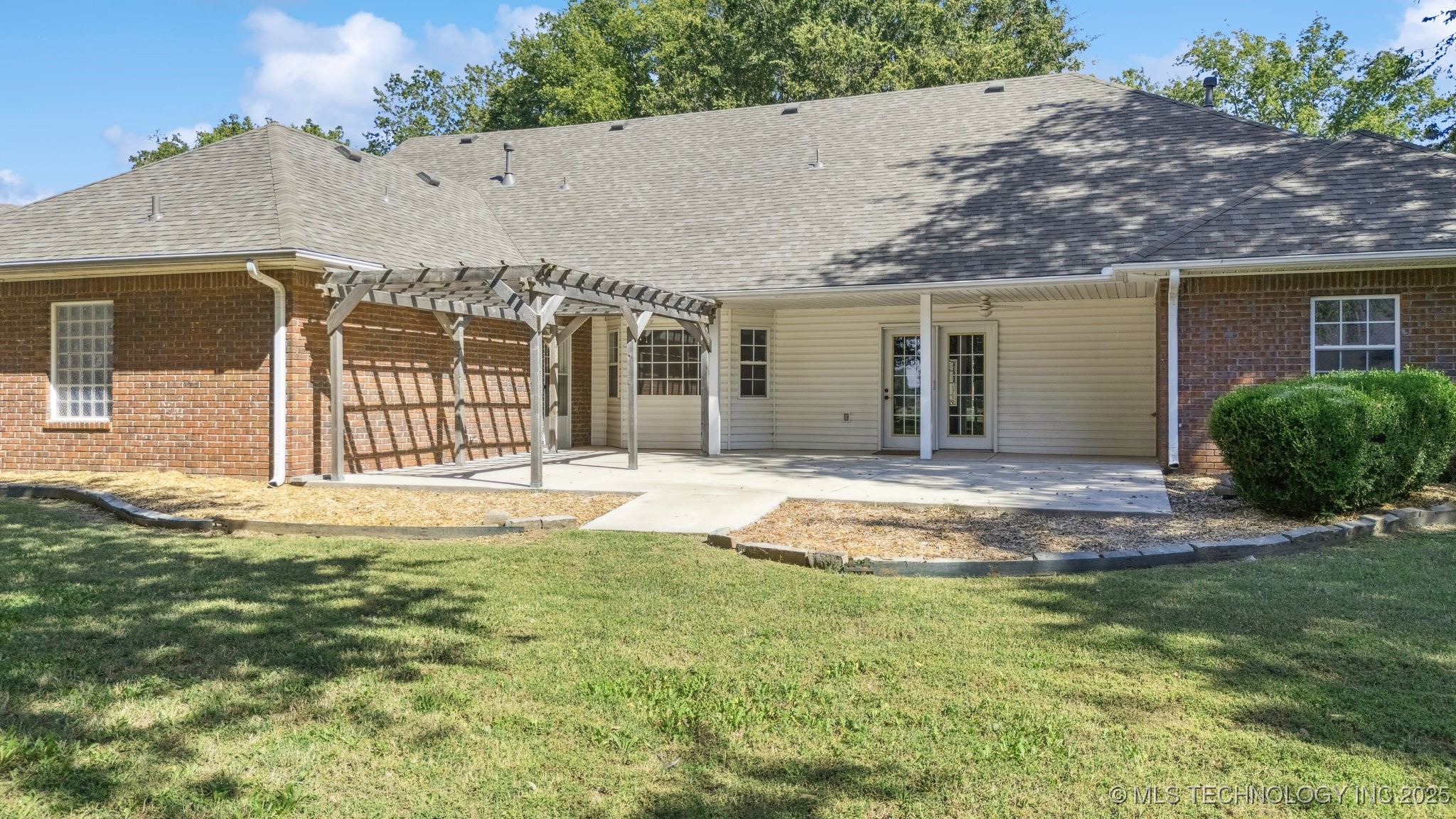 15818 E 77th Street N Property Photo 32