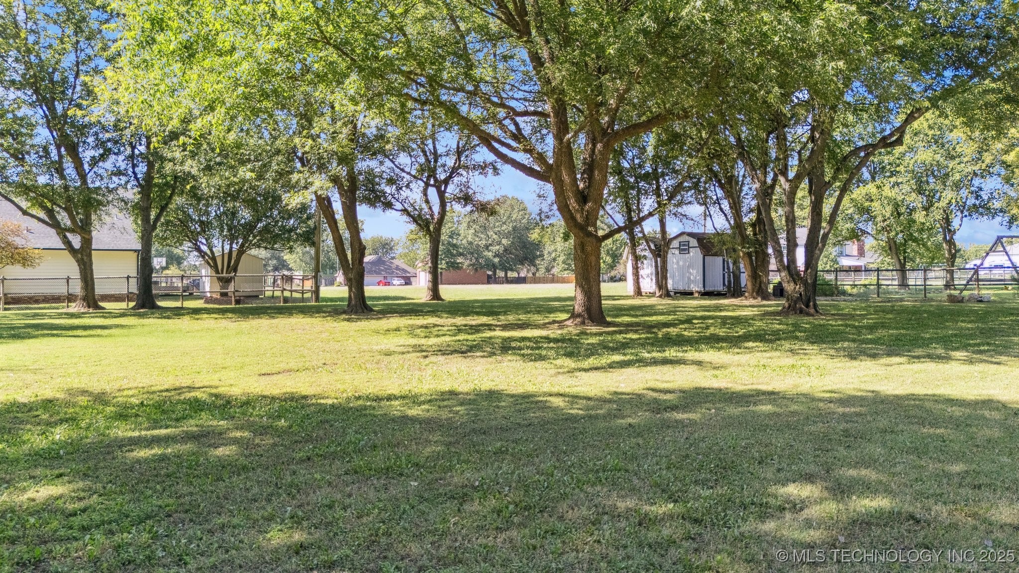 15818 E 77th Street N Property Photo 36