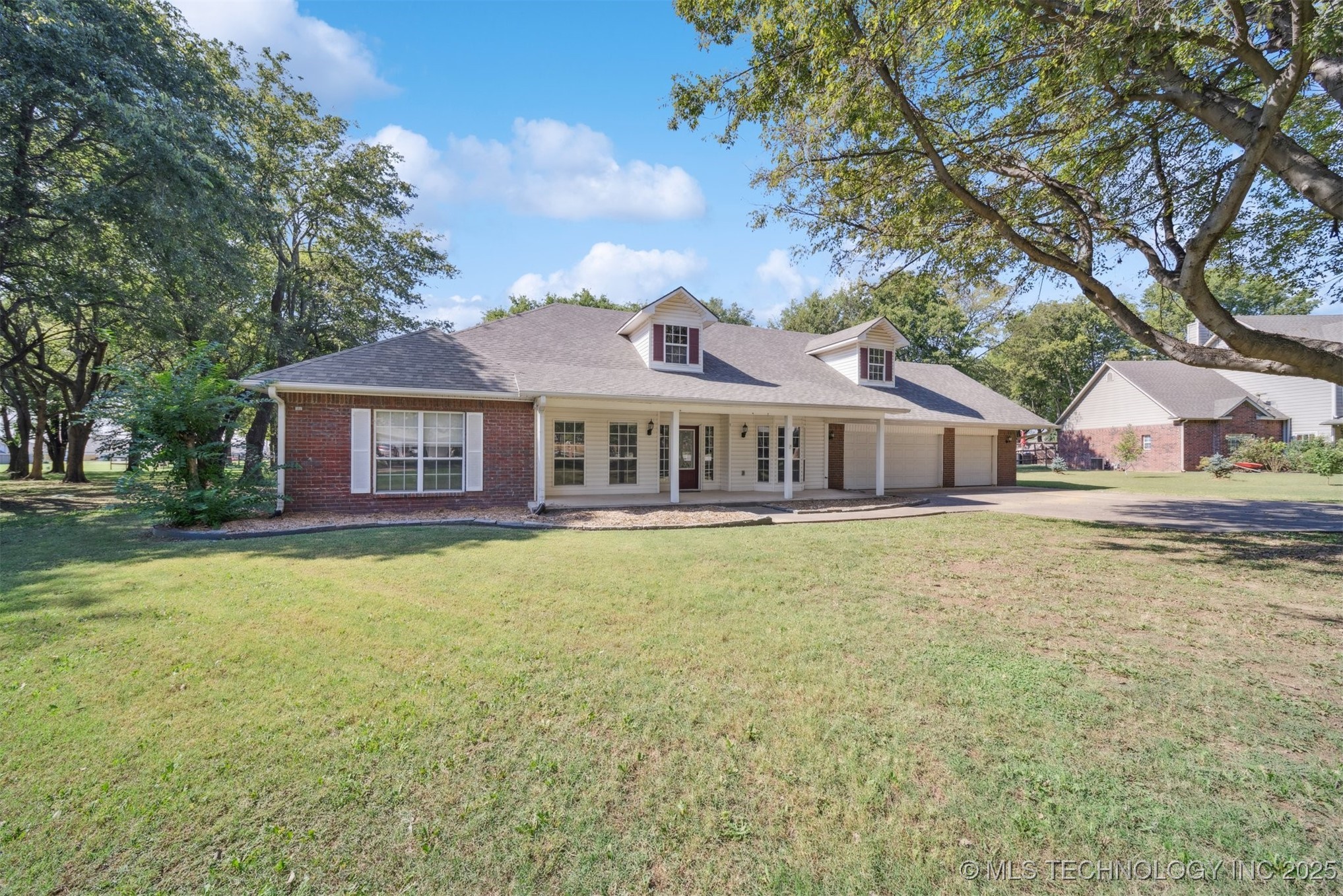 15818 E 77th Street N Property Photo 40