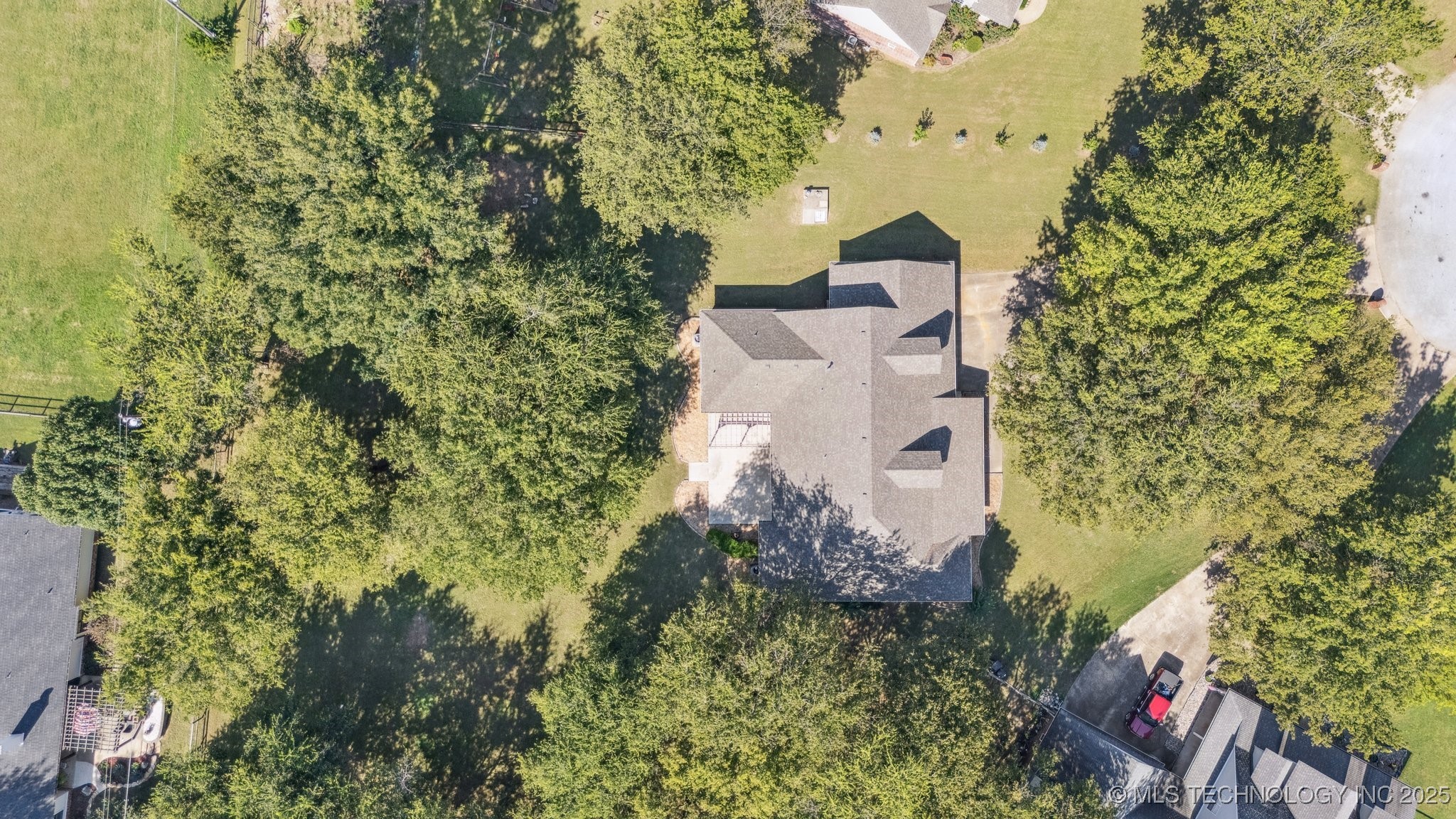 15818 E 77th Street N Property Photo 46