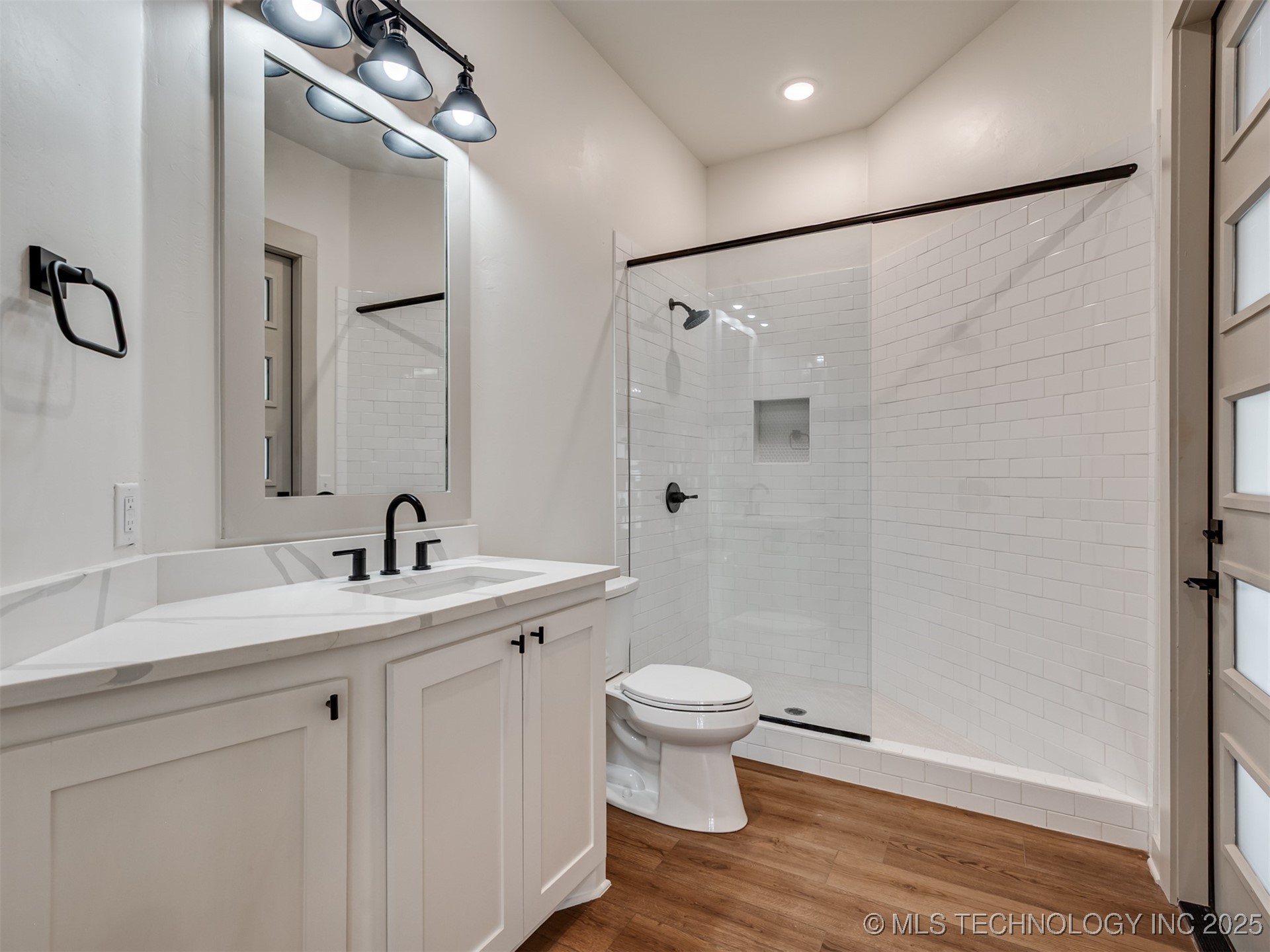 17281 Stone House Road Property Photo 8