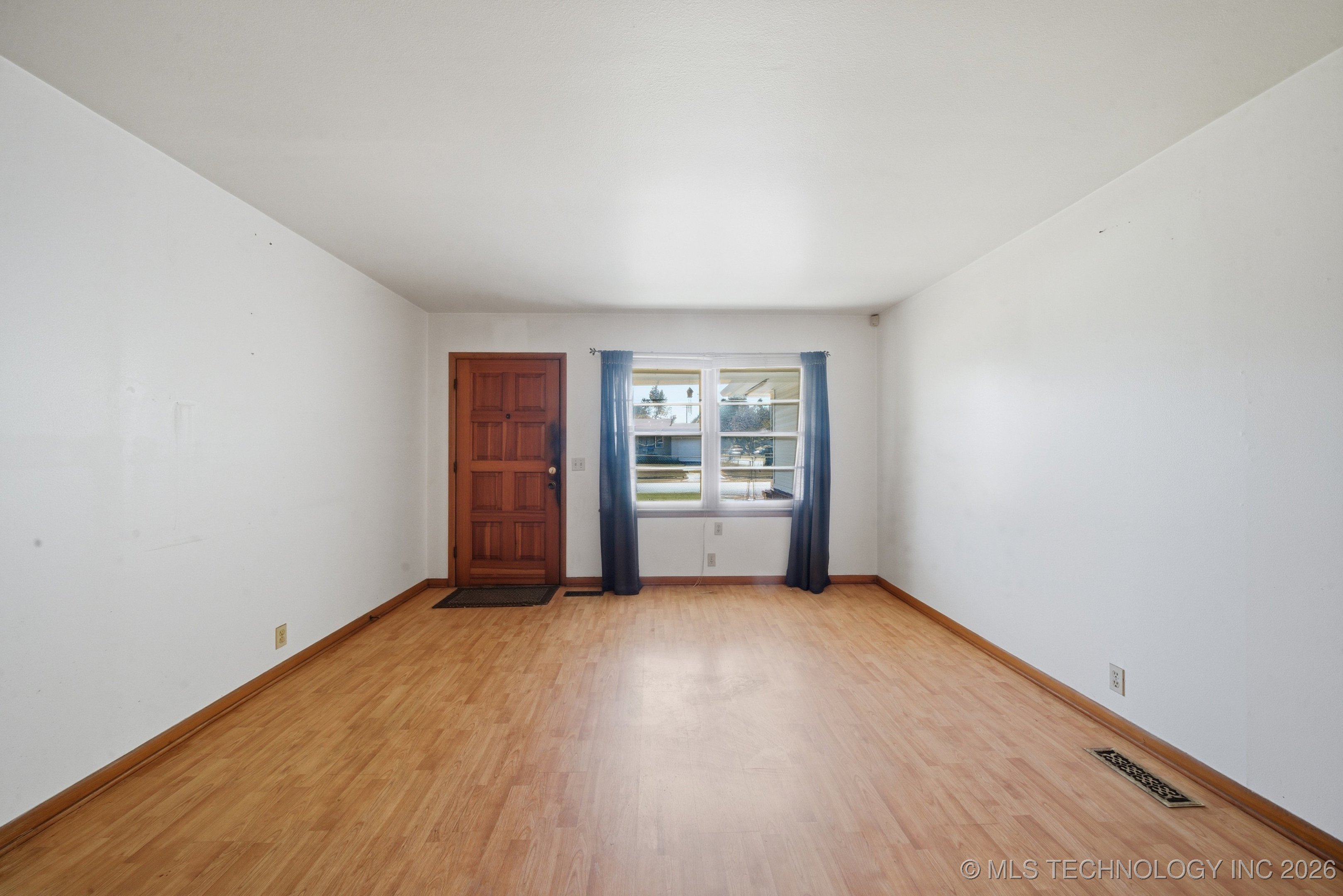 1607 A And M Drive Property Photo 4