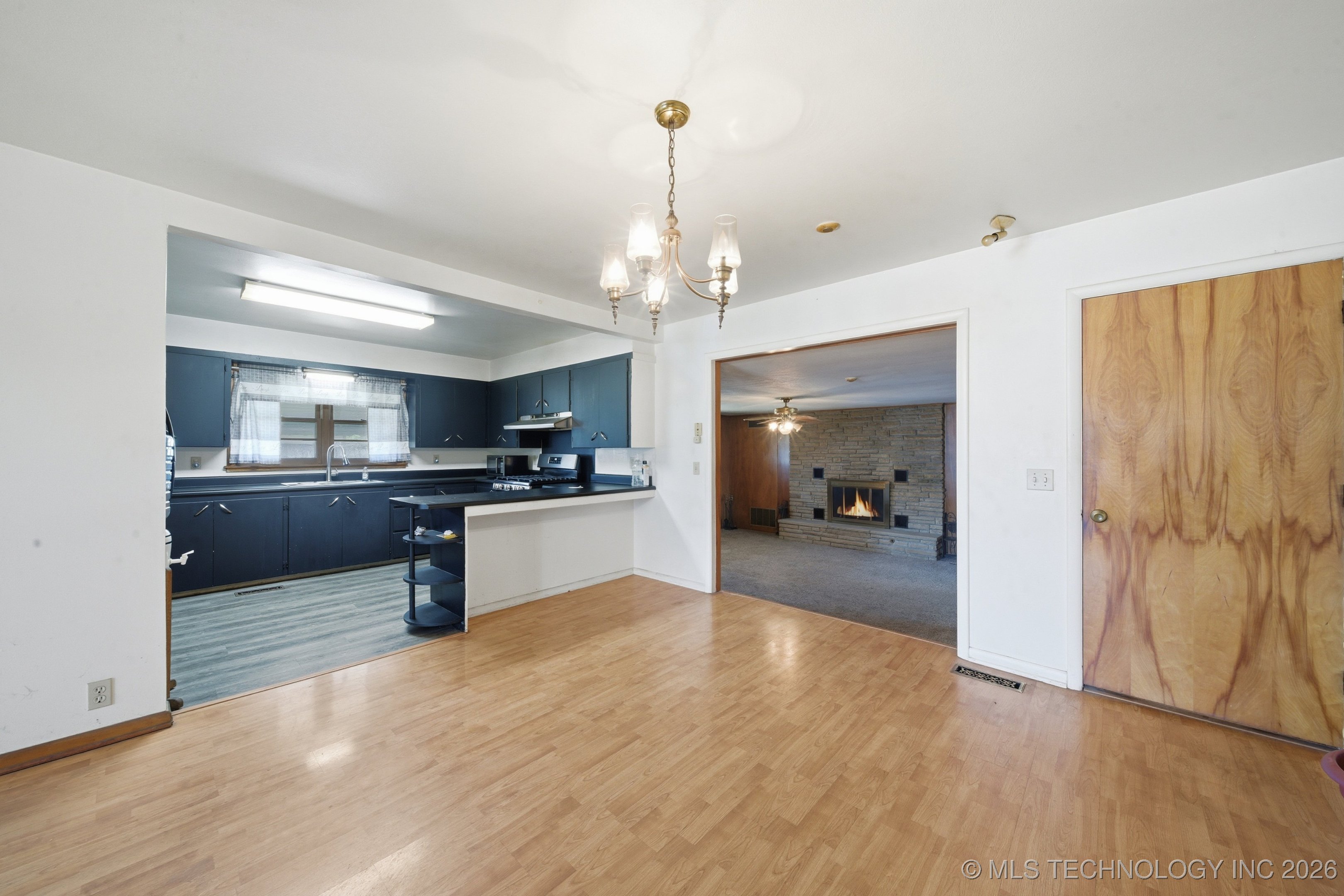 1607 A And M Drive Property Photo 5