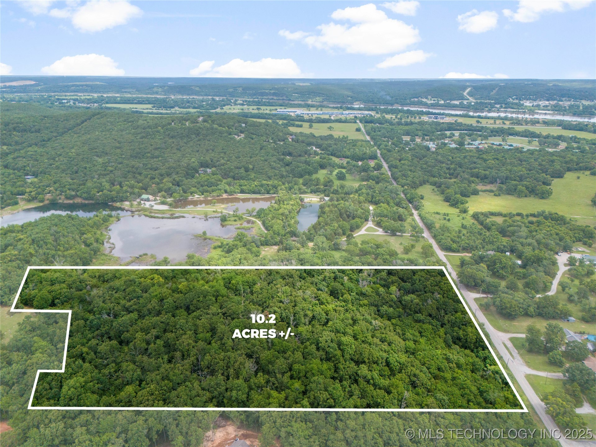 03782 S 137th West Avenue Property Photo 3