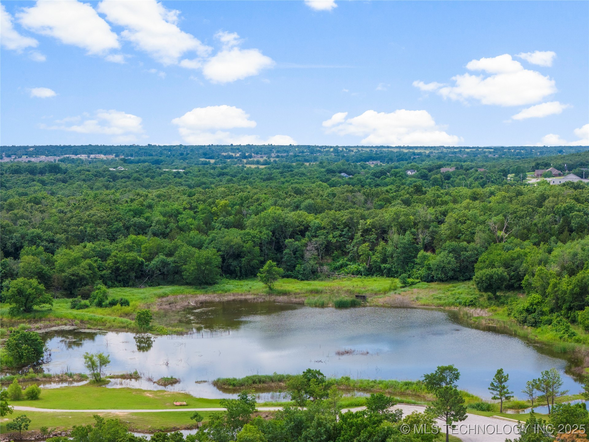 03782 S 137th West Avenue Property Photo 10