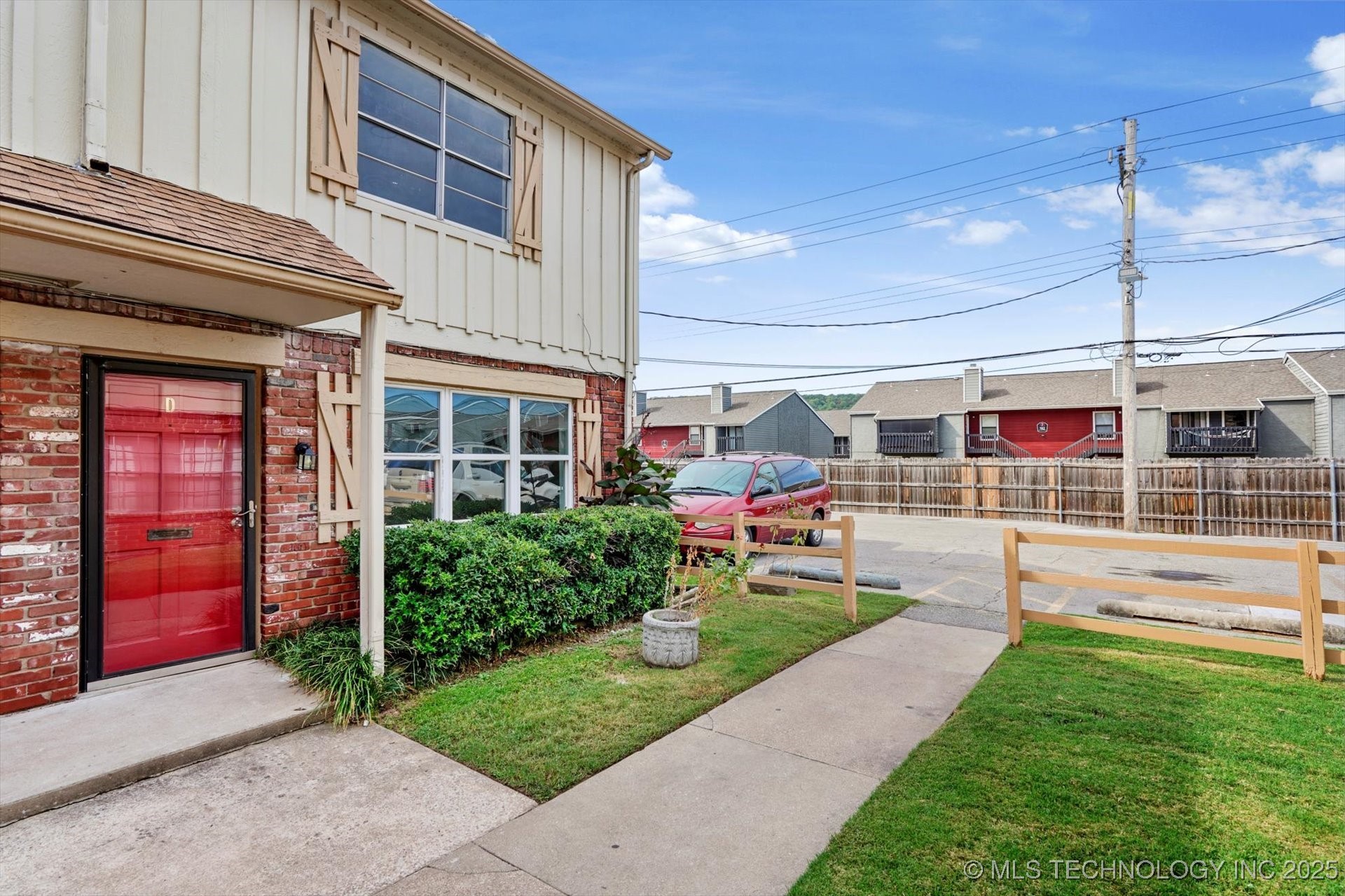 6160 S Madison Place 6160-d Property Photo 2