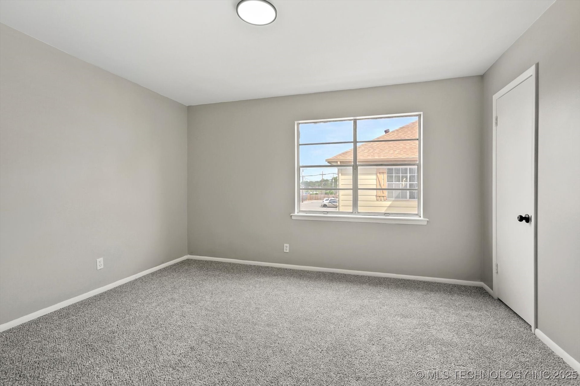 6160 S Madison Place 6160-d Property Photo 13