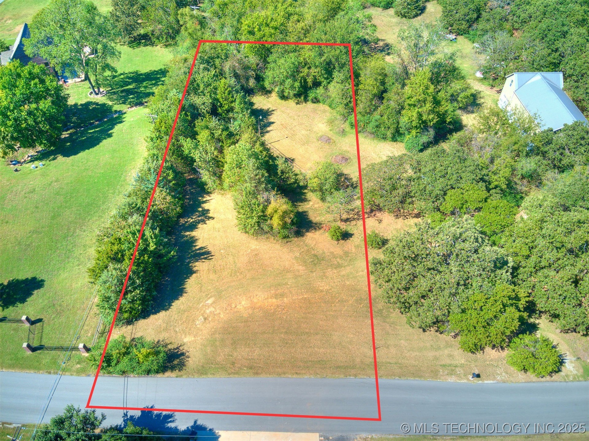 Gary Drive Property Photo 4