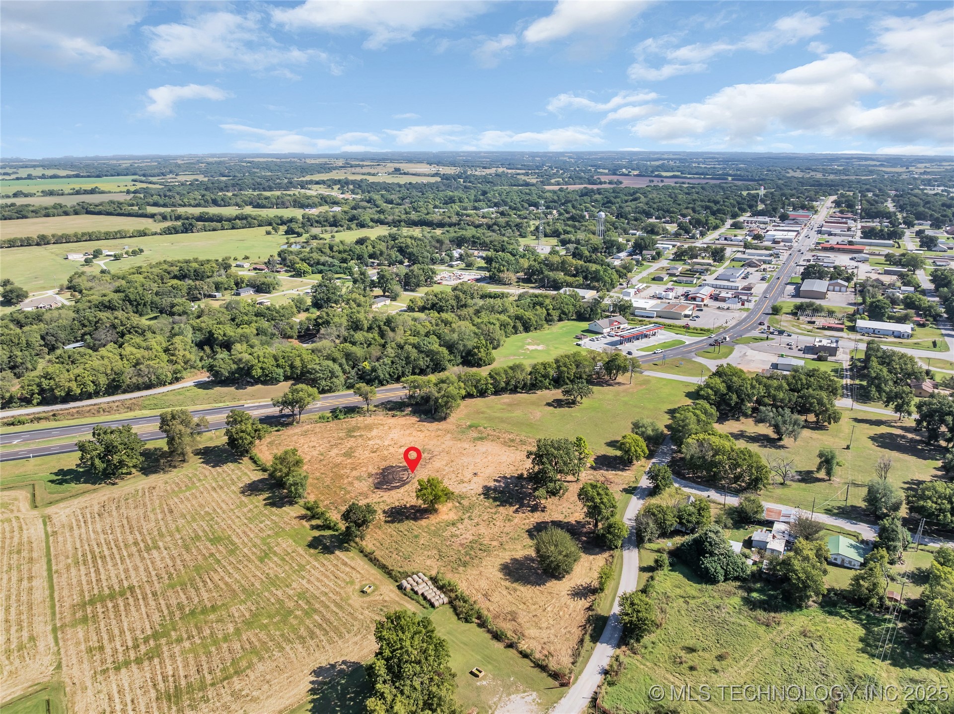 409 W Main Street Property Photo 3