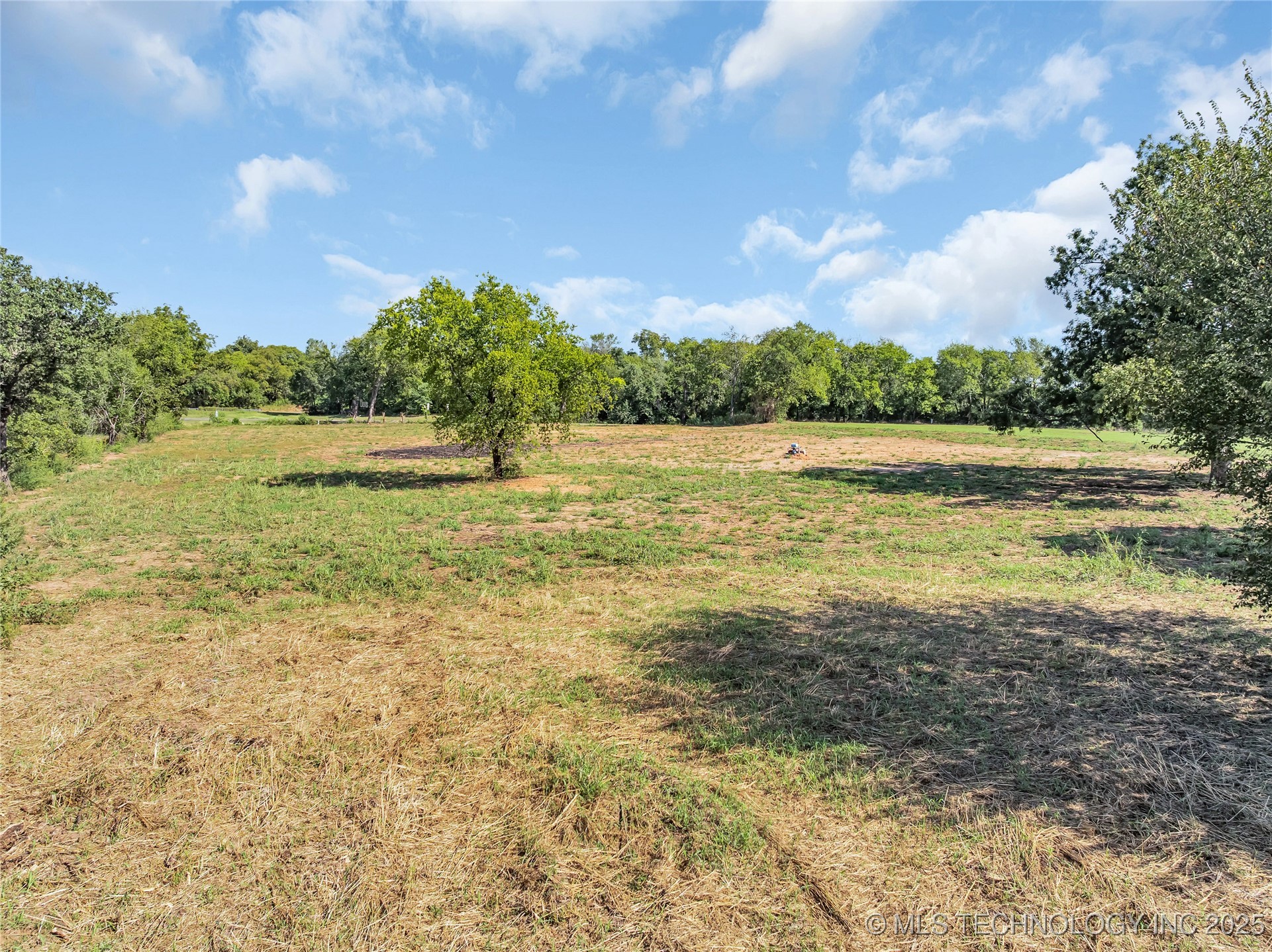 409 W Main Street Property Photo 5