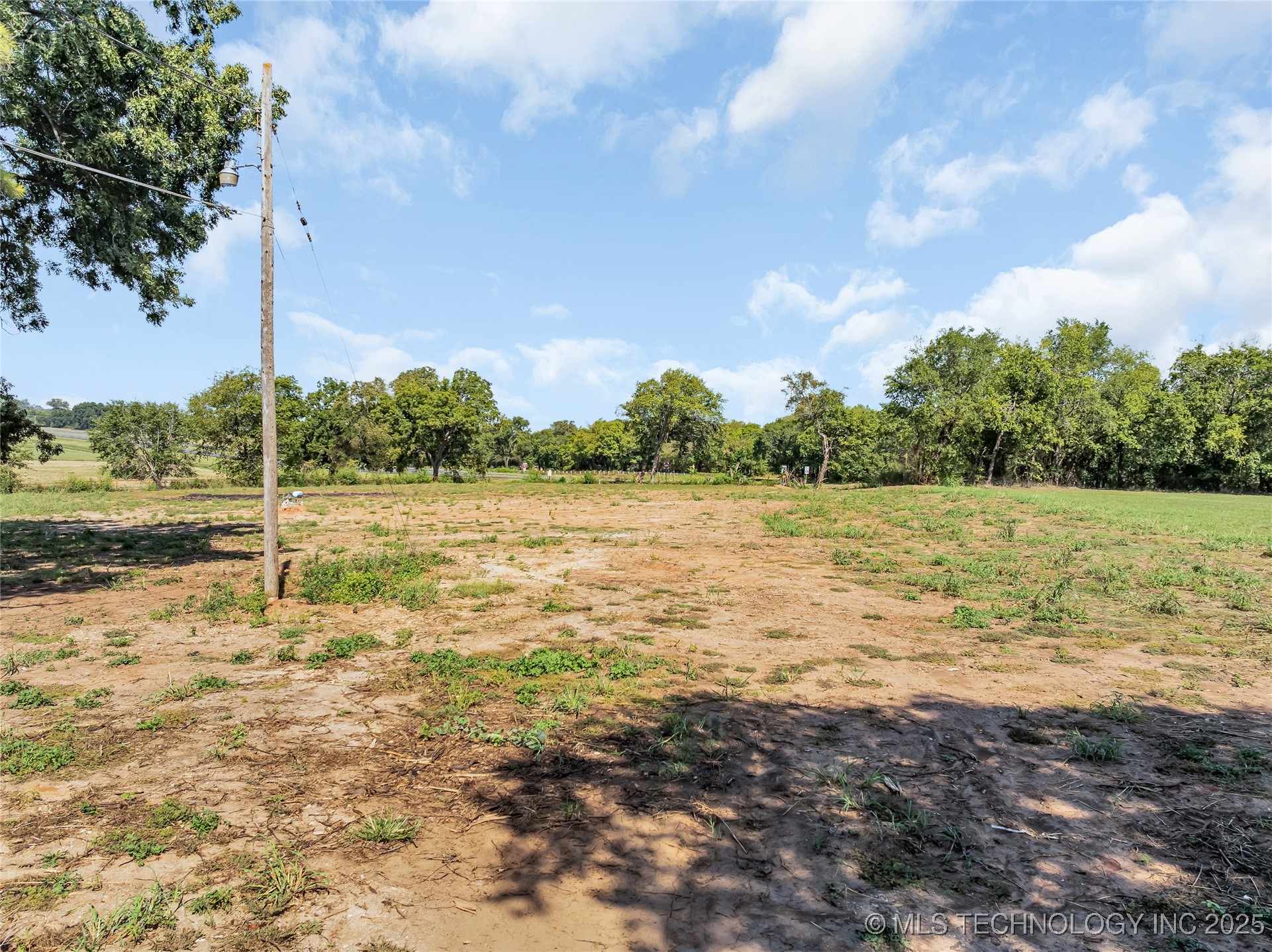 409 W Main Street Property Photo 6