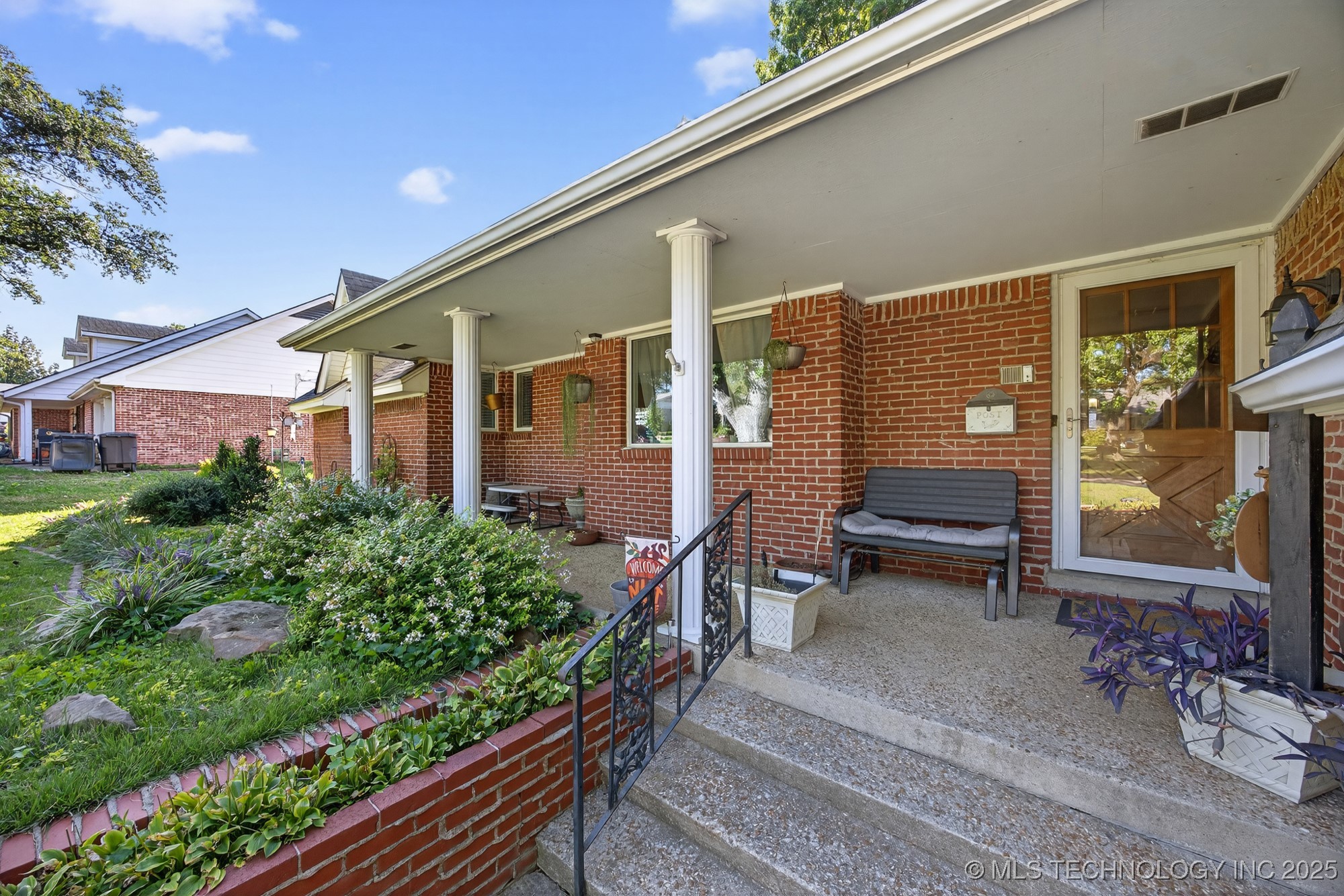 1115 Grandview Road Property Photo 2