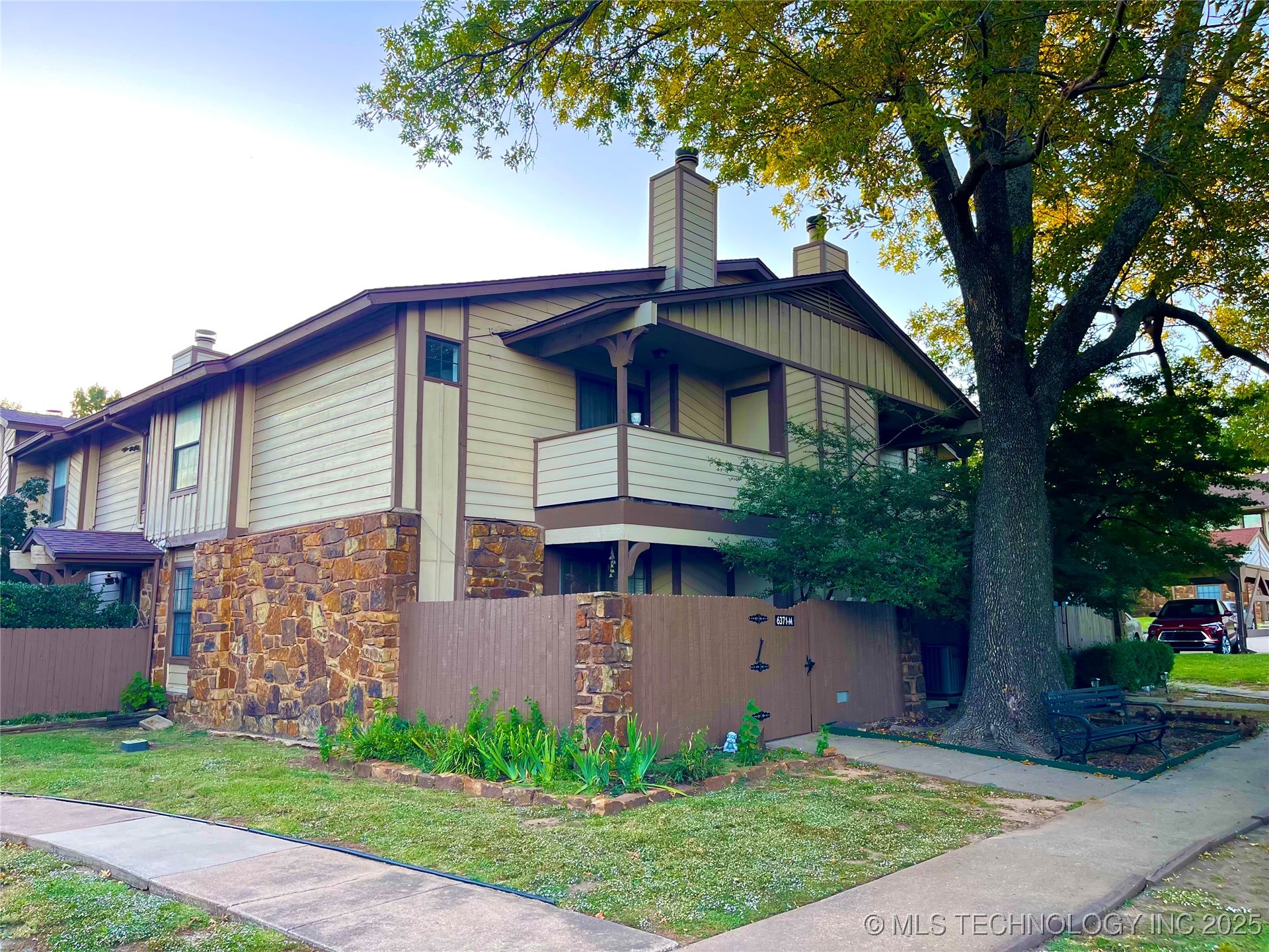 6371 S 80th Avenue E 6a Property Photo 3