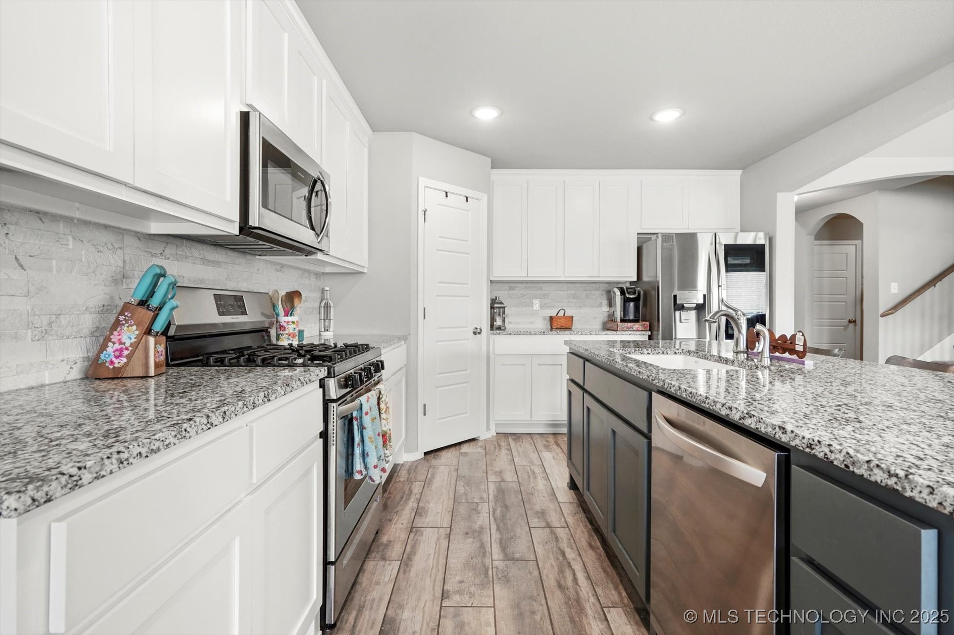 10102 S 232nd East Avenue Property Photo 11