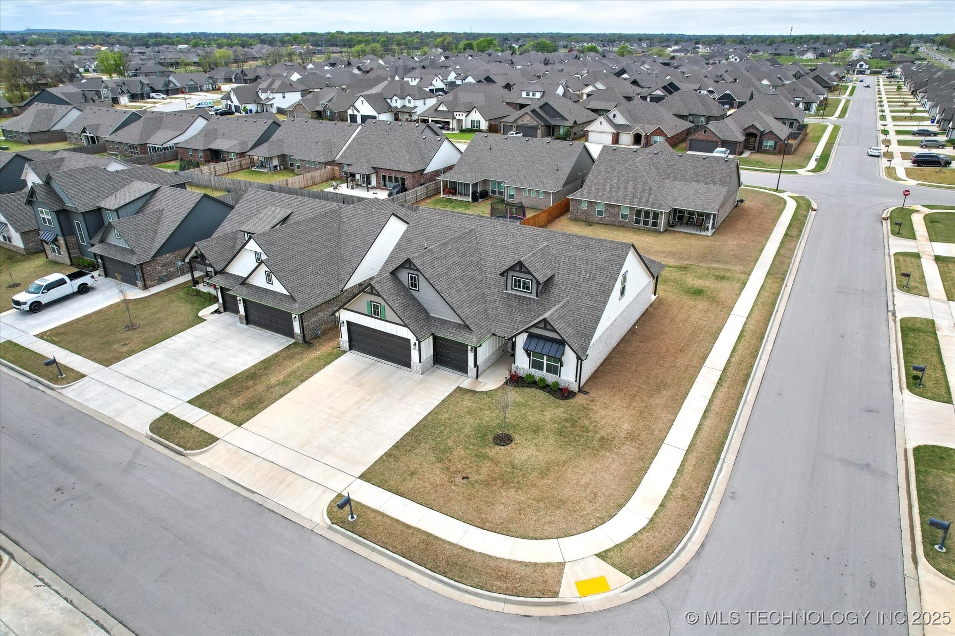 10102 S 232nd East Avenue Property Photo 36