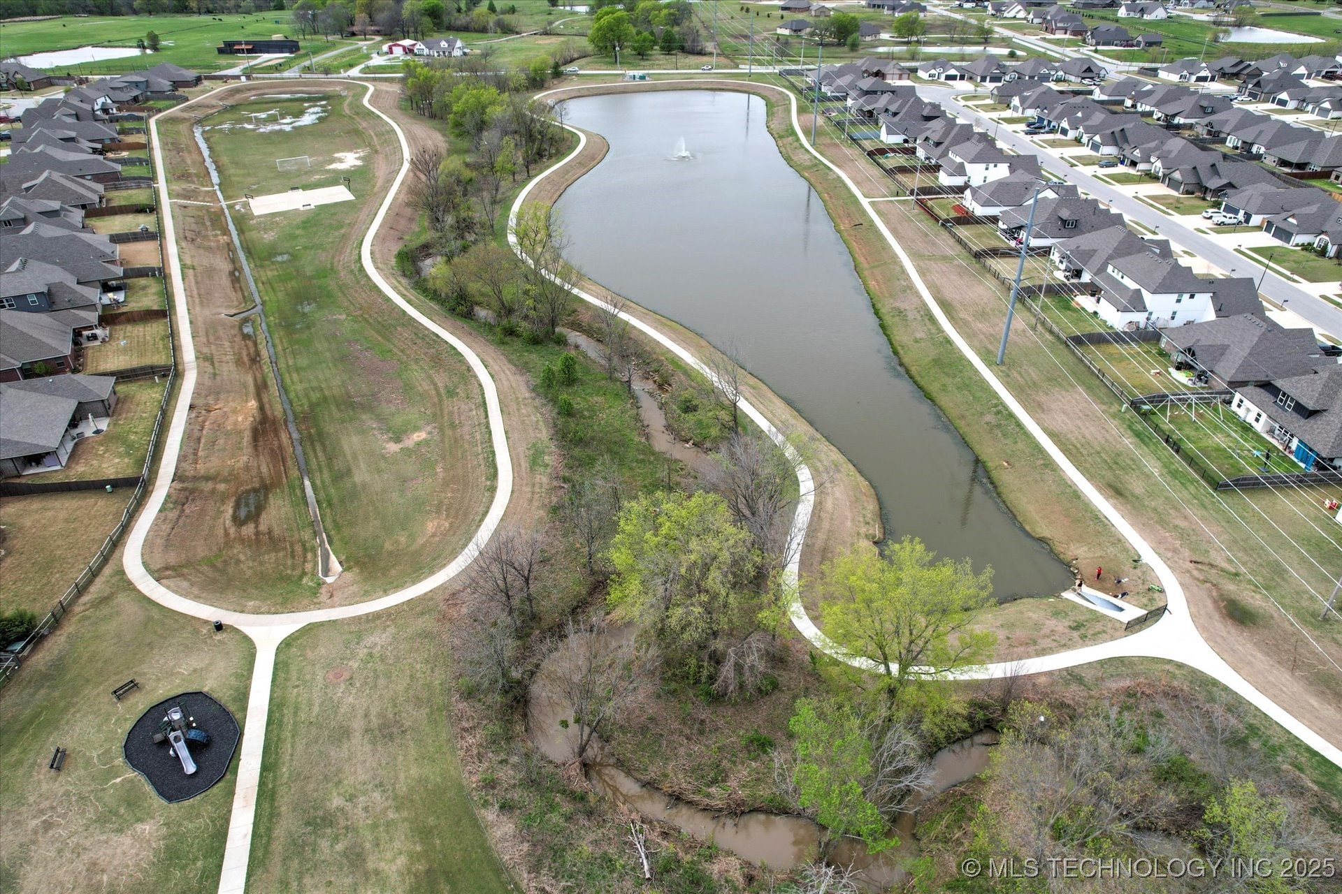 10102 S 232nd East Avenue Property Photo 37