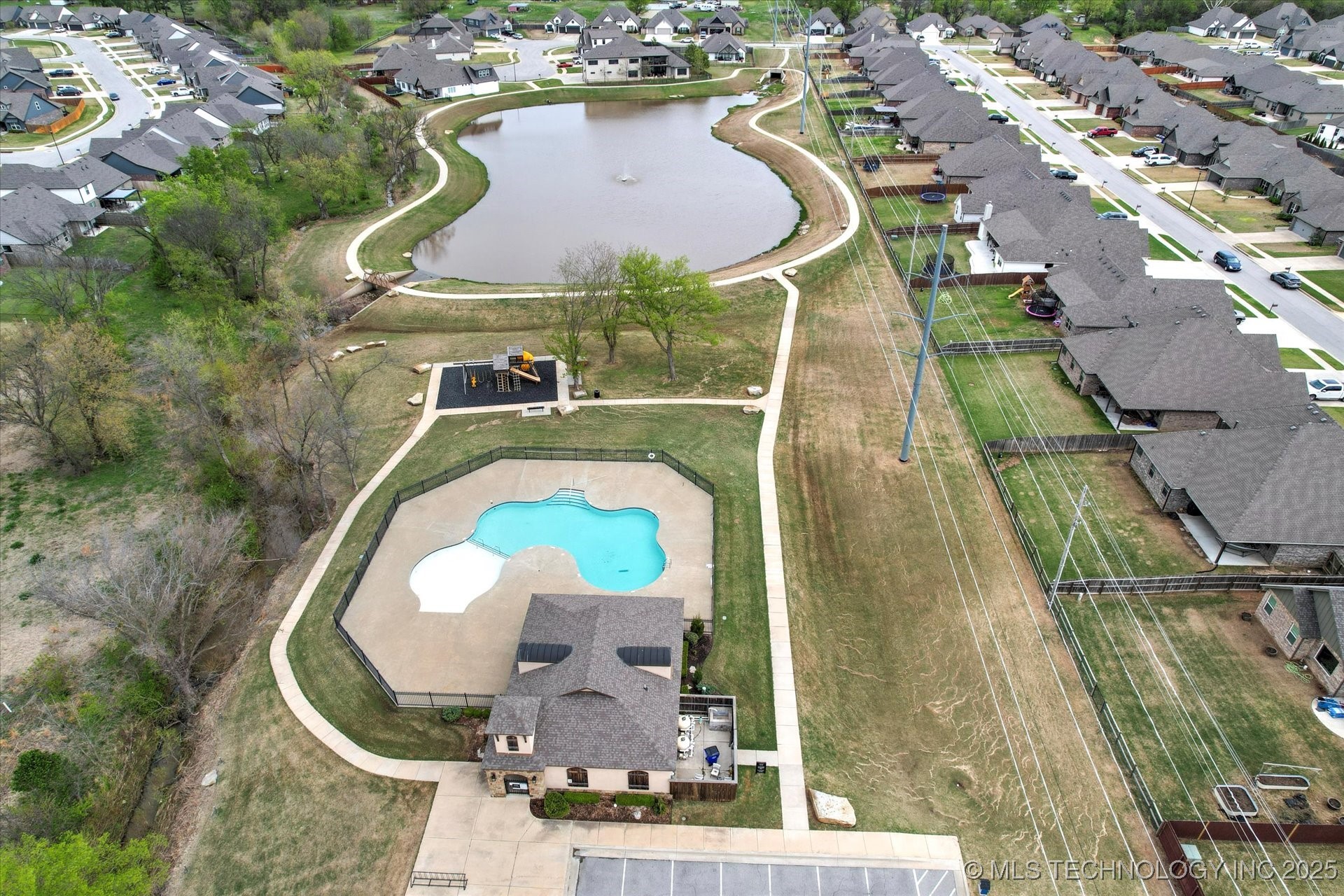 10102 S 232nd East Avenue Property Photo 39