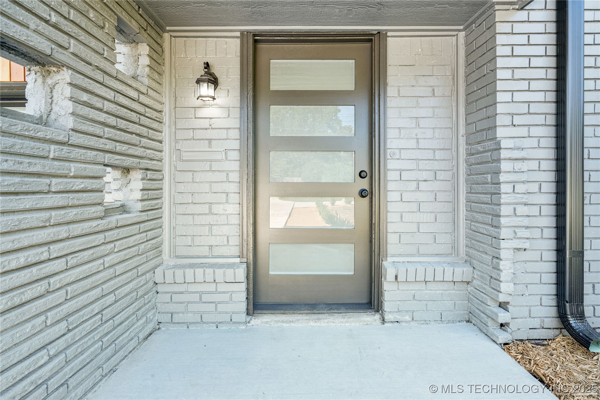 3424 E 41st Street Property Photo 6