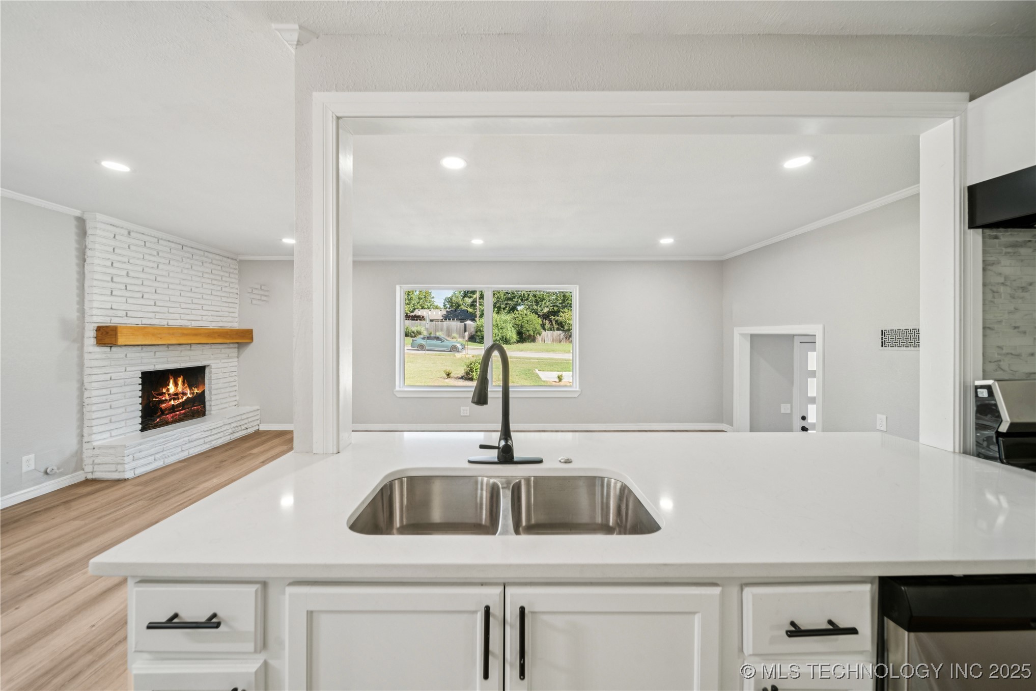 3424 E 41st Street Property Photo 23