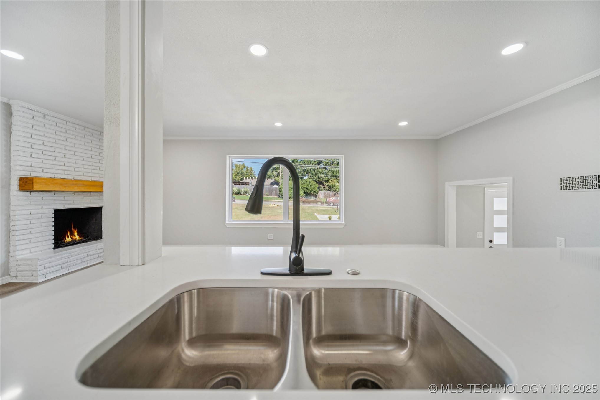 3424 E 41st Street Property Photo 24