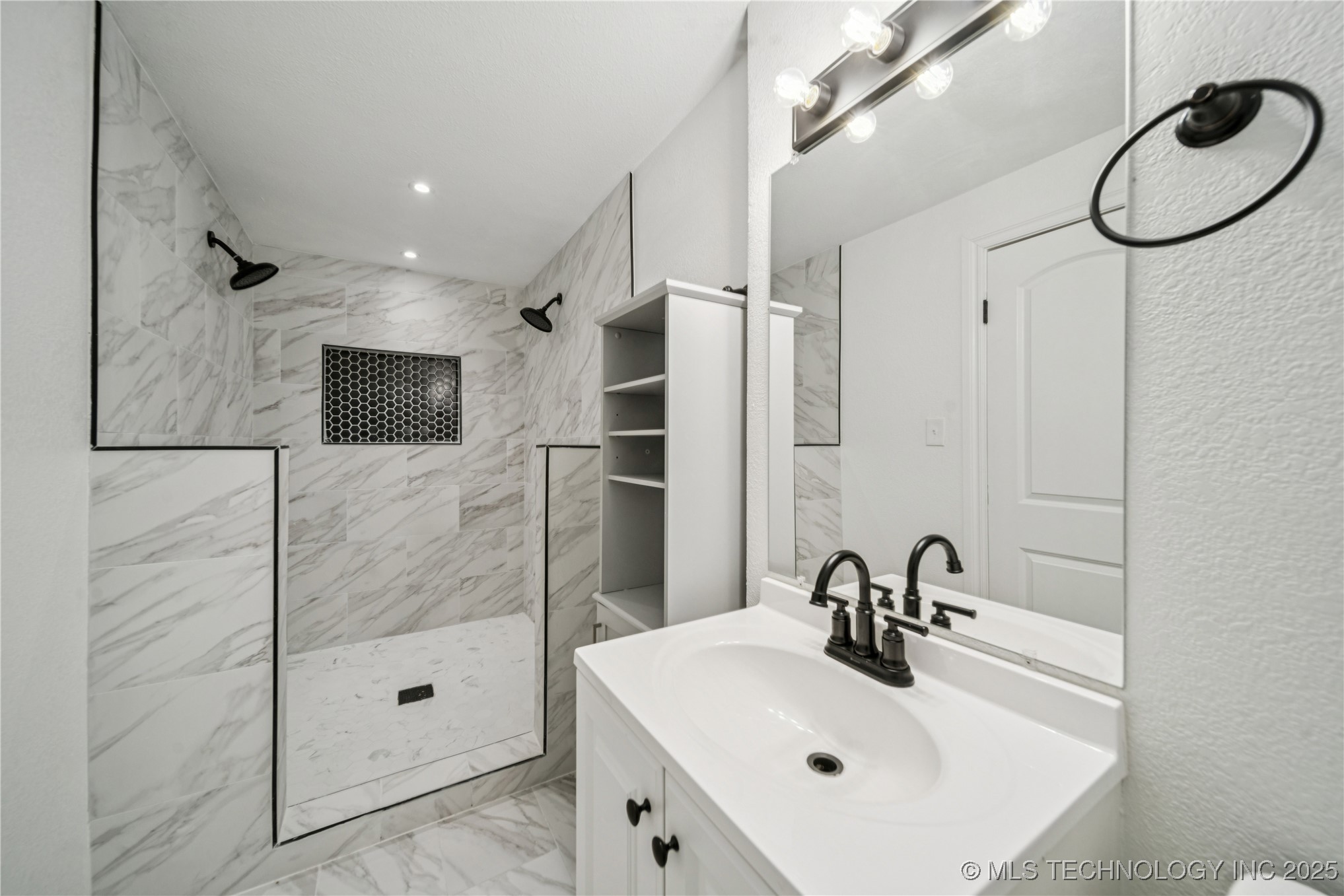 3424 E 41st Street Property Photo 32