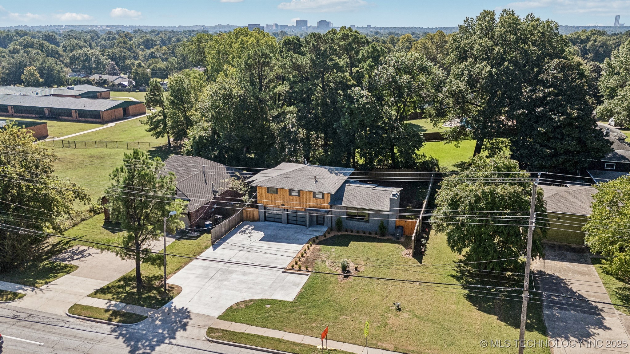 3424 E 41st Street Property Photo 48