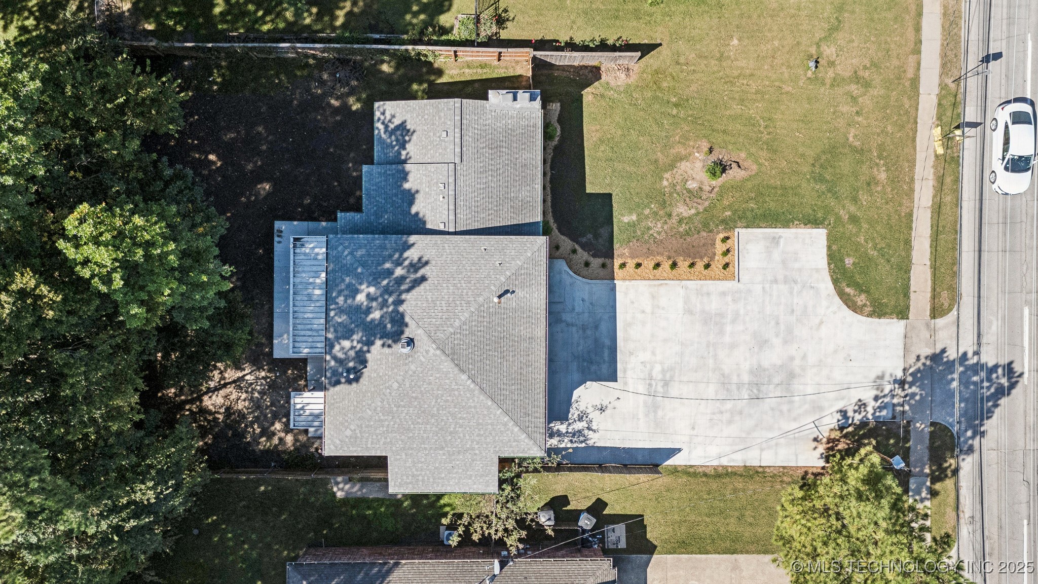 3424 E 41st Street Property Photo 49