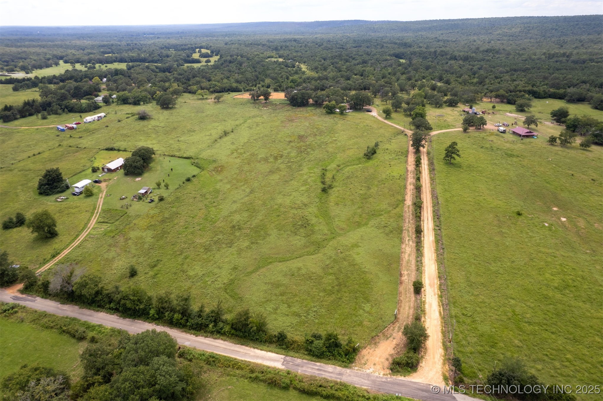 186751 N 4180 Road Property Photo 1