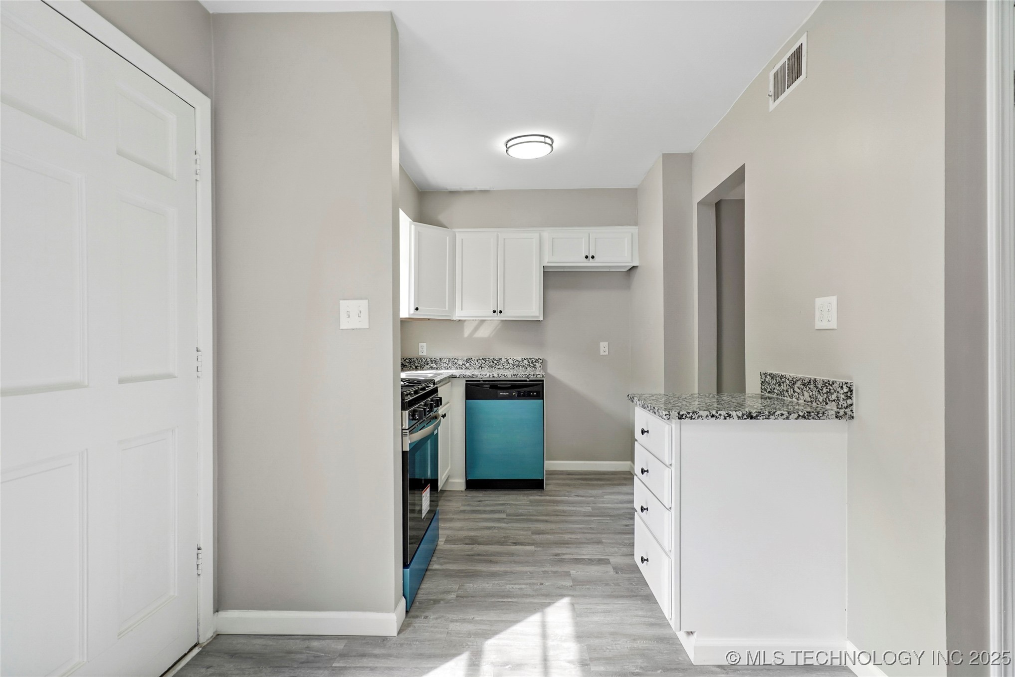 6160 S Madison Place 6160-c Property Photo 8