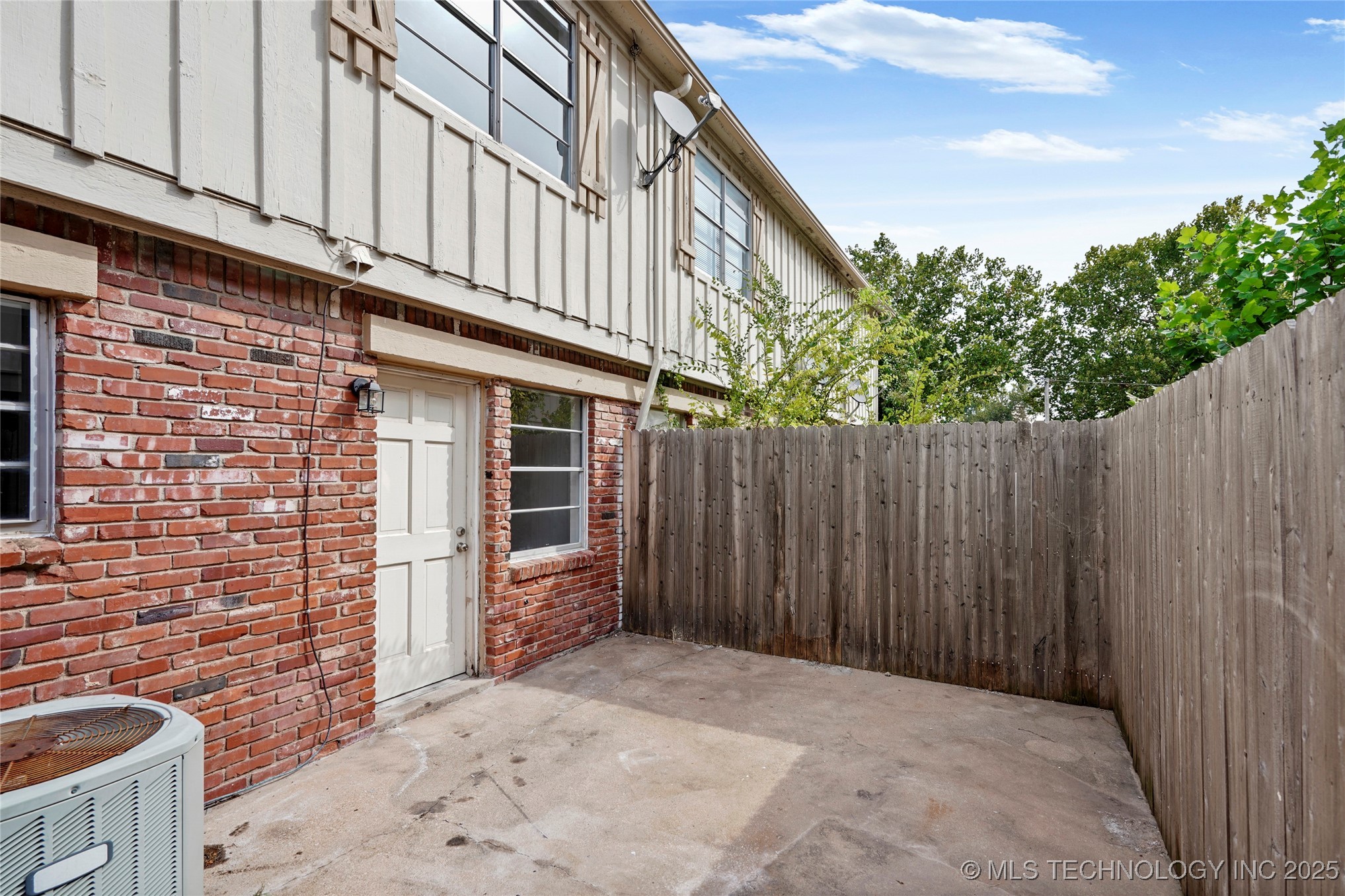 6160 S Madison Place 6160-c Property Photo 19