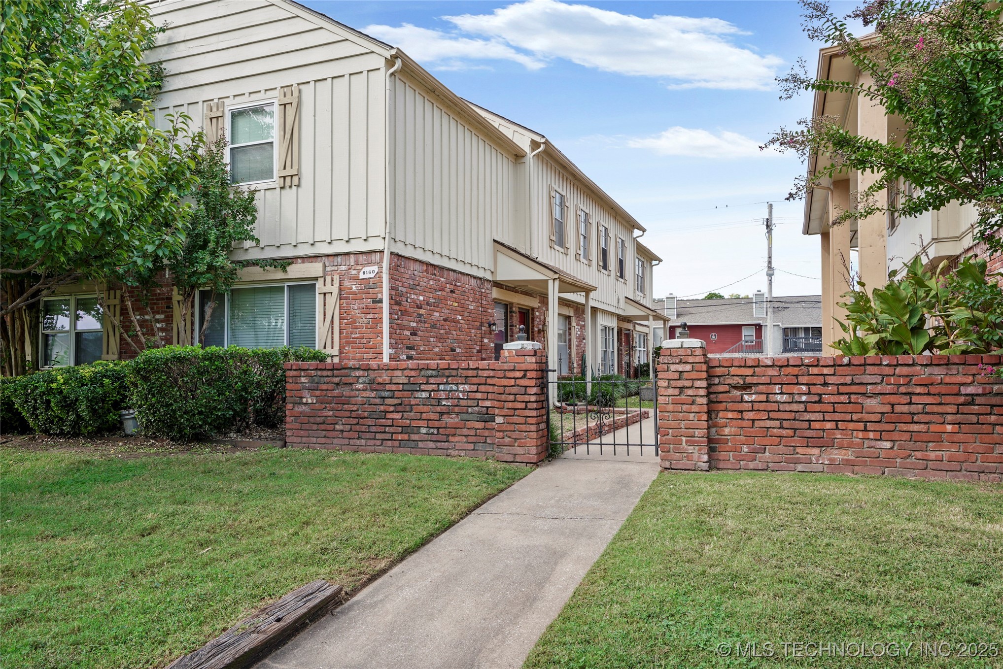 6160 S Madison Place 6160-c Property Photo 21