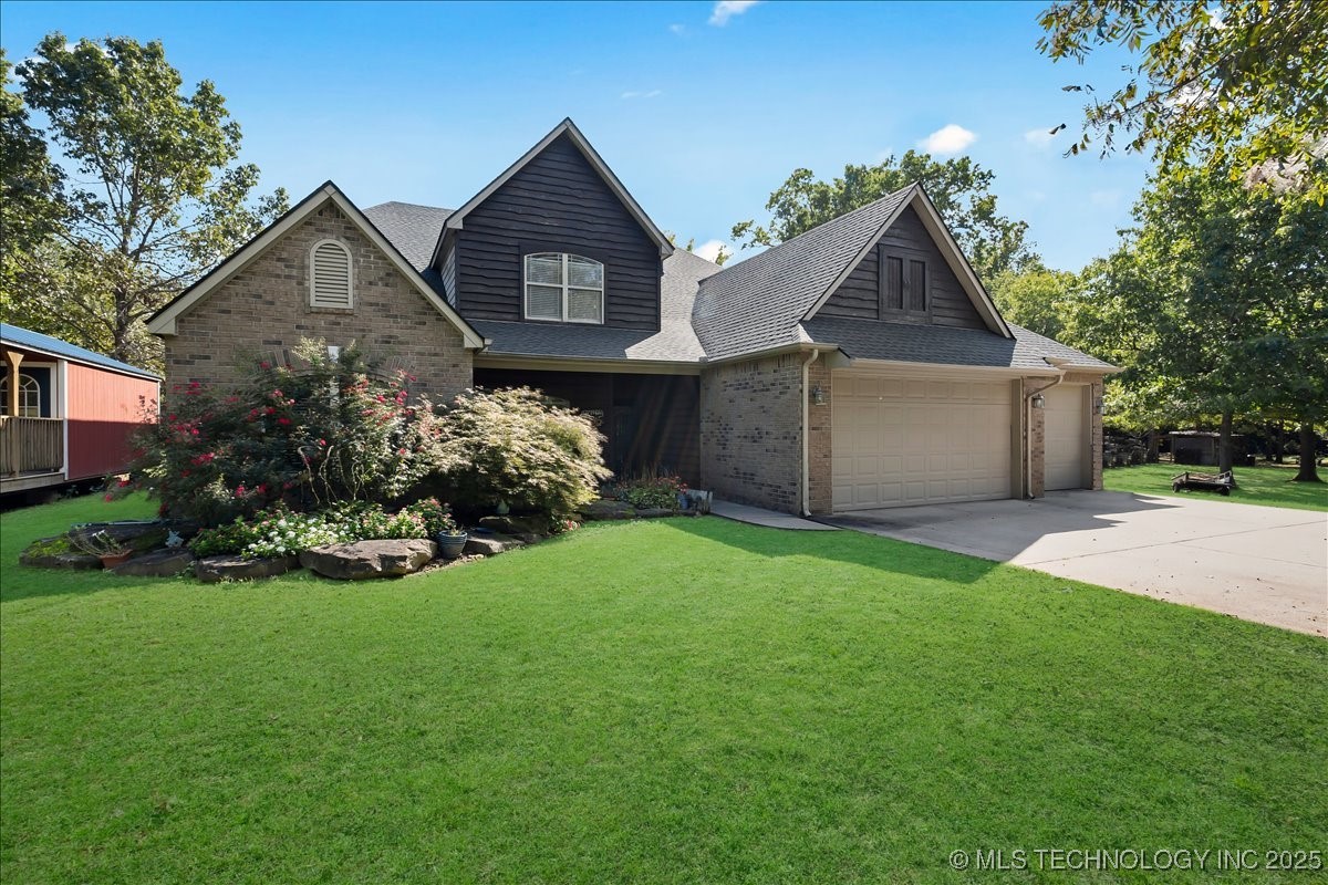 26390 E 51st Street S Property Photo 2