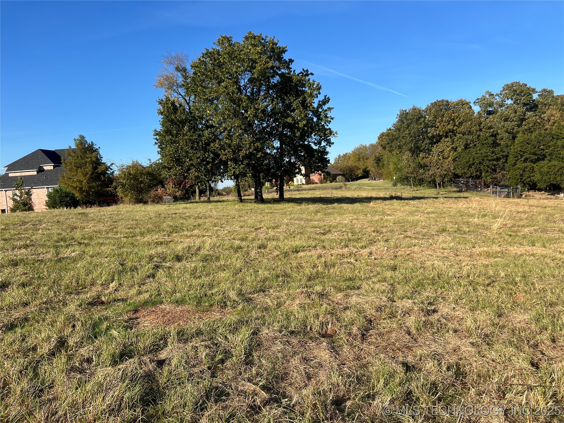 20 Blake Property Photo 2