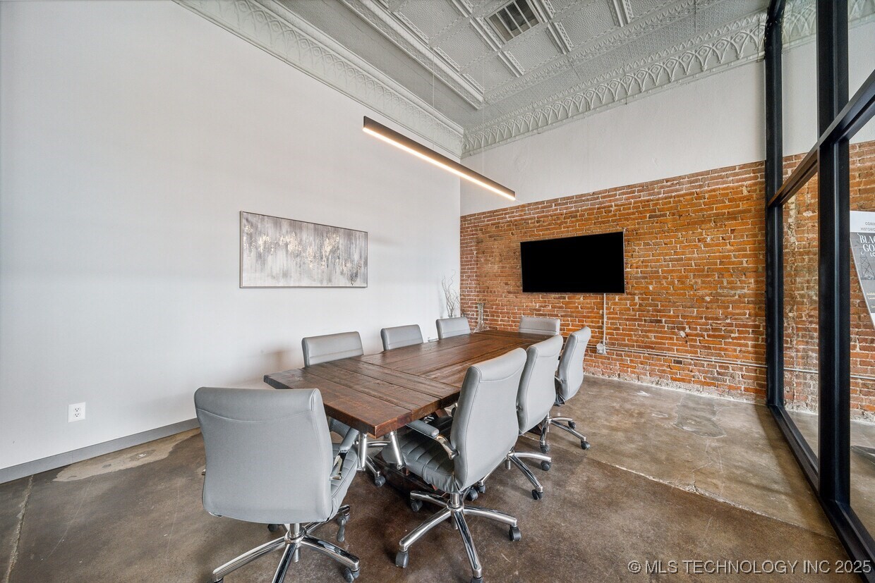 219 E Rogers Boulevard Property Photo 5