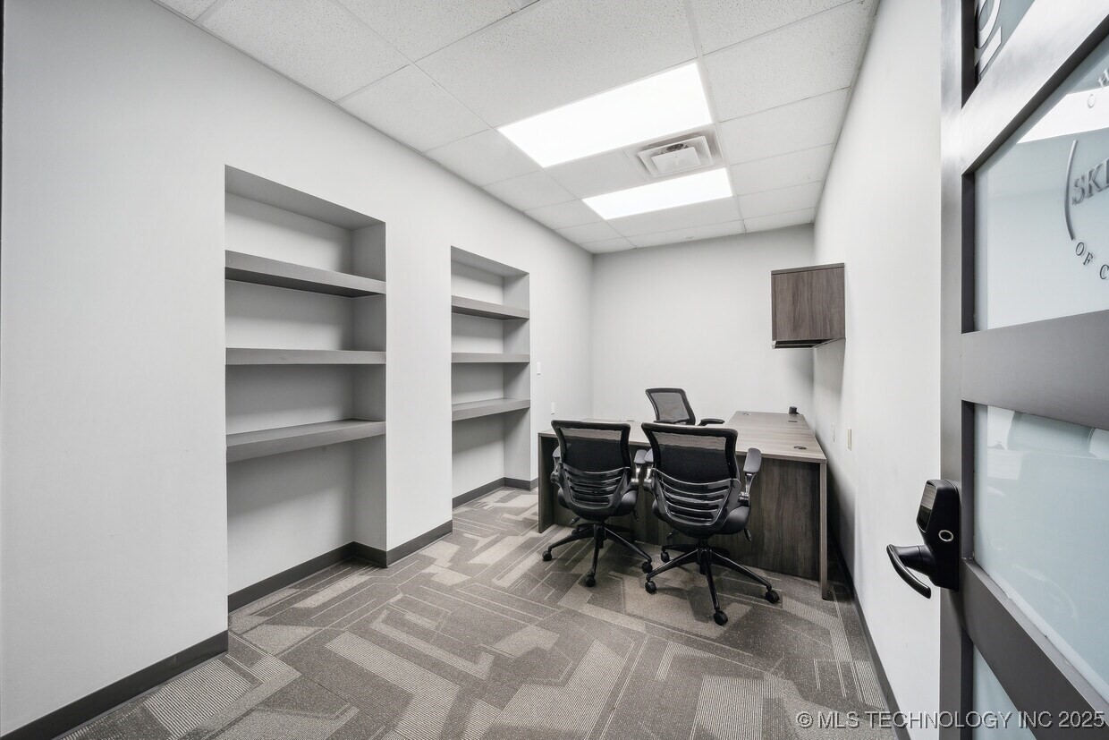 219 E Rogers Boulevard Property Photo 9